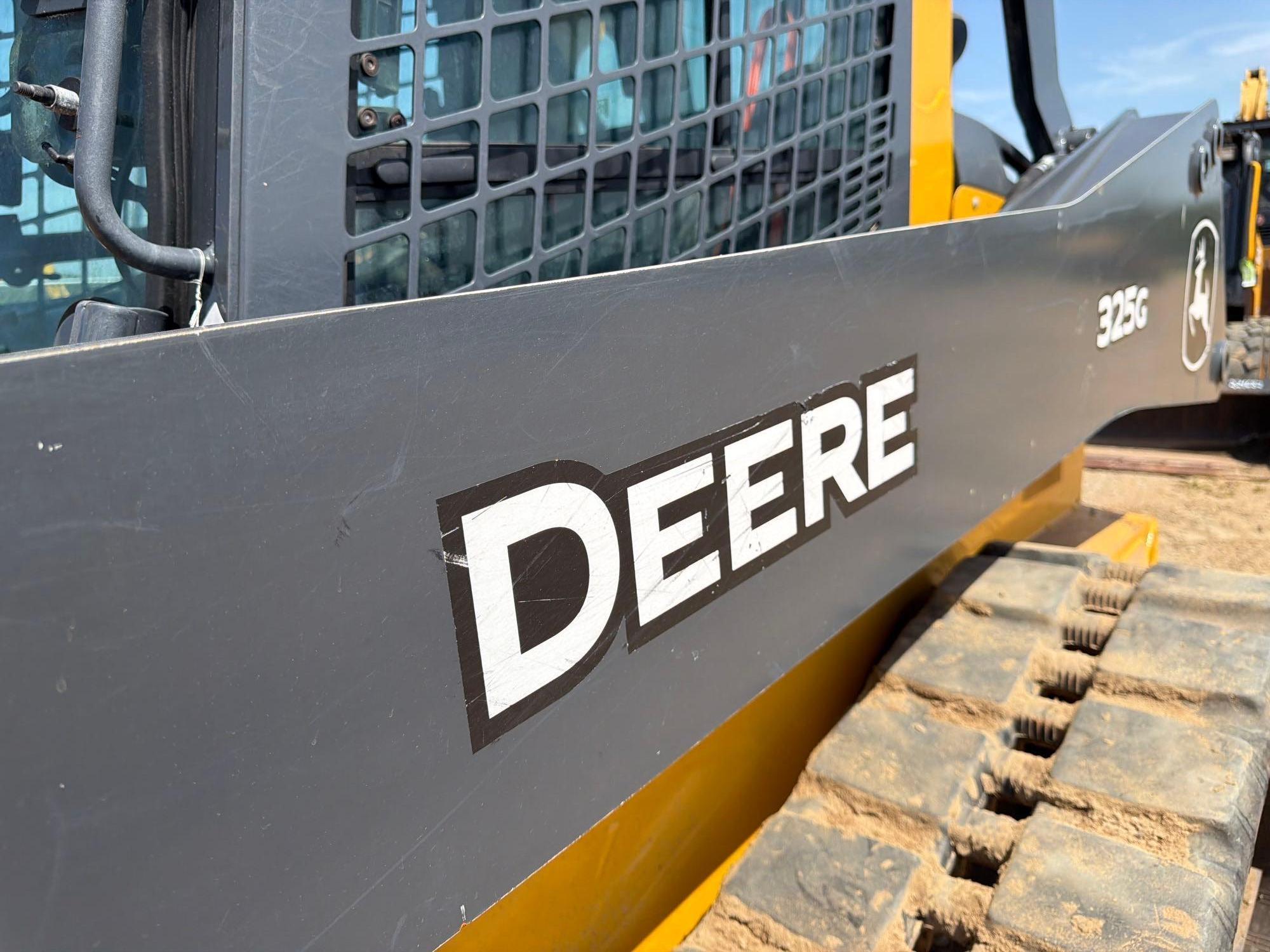 2025 John Deere 325G