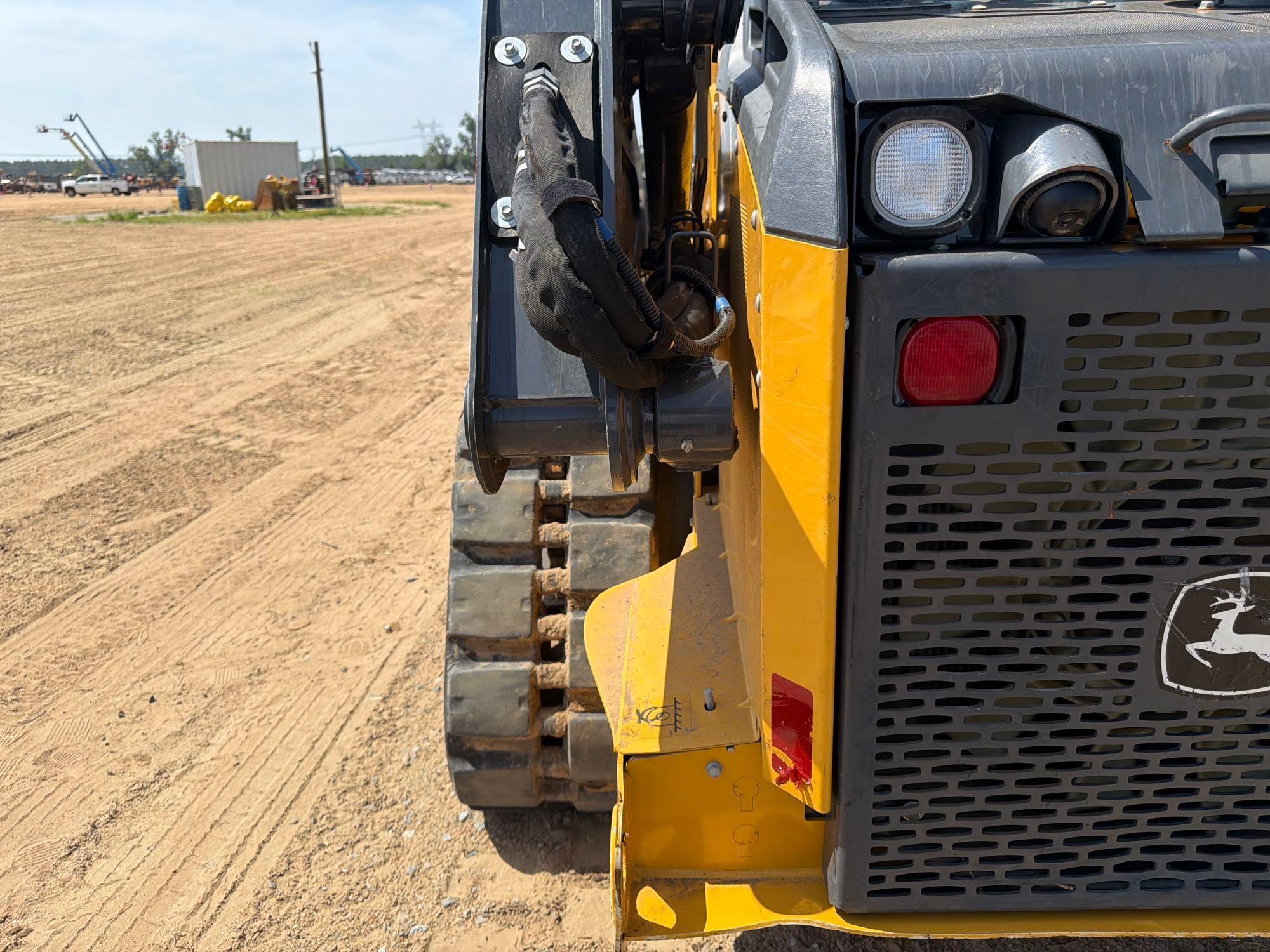 2025 John Deere 325G