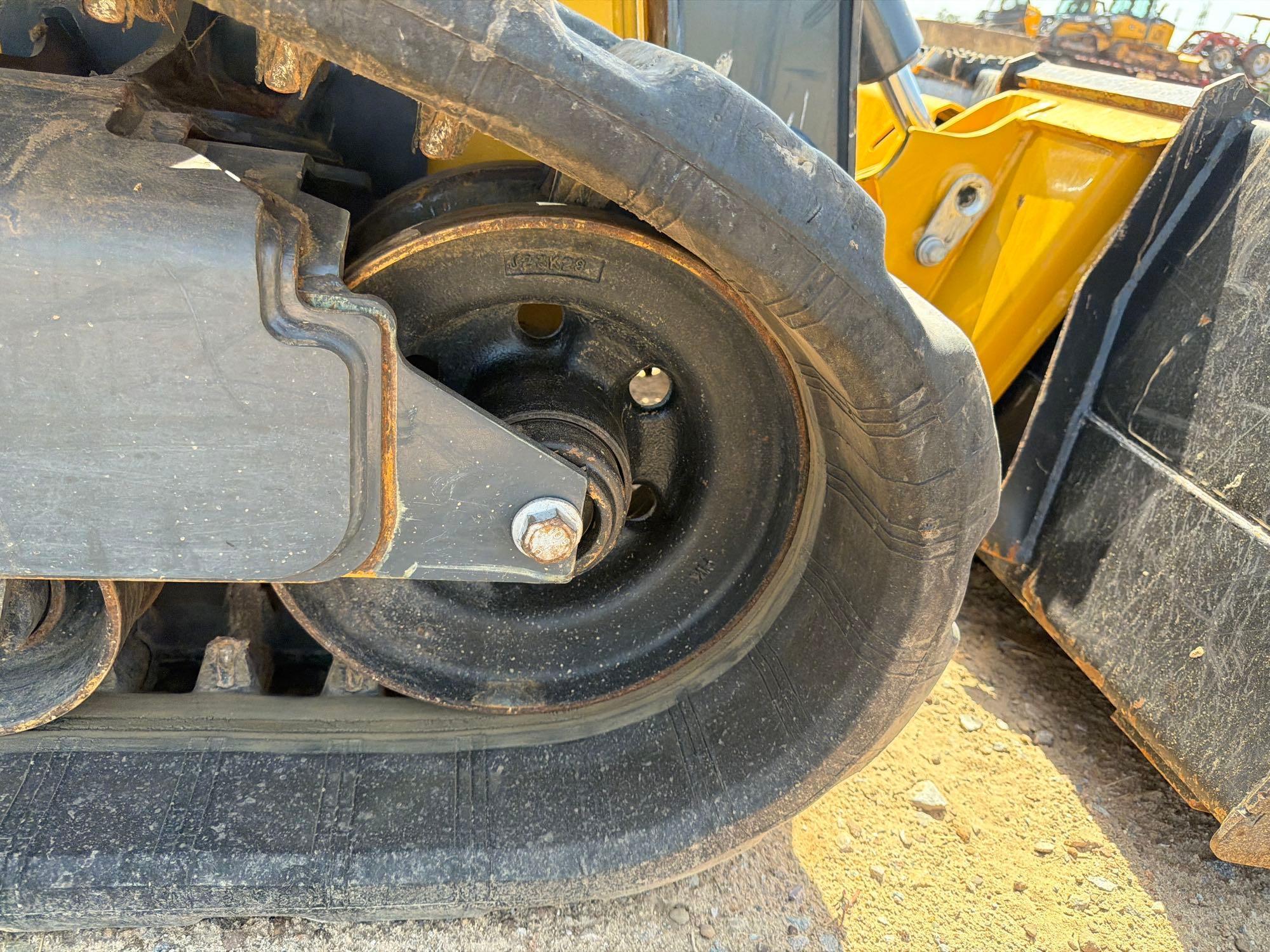 2025 John Deere 325G