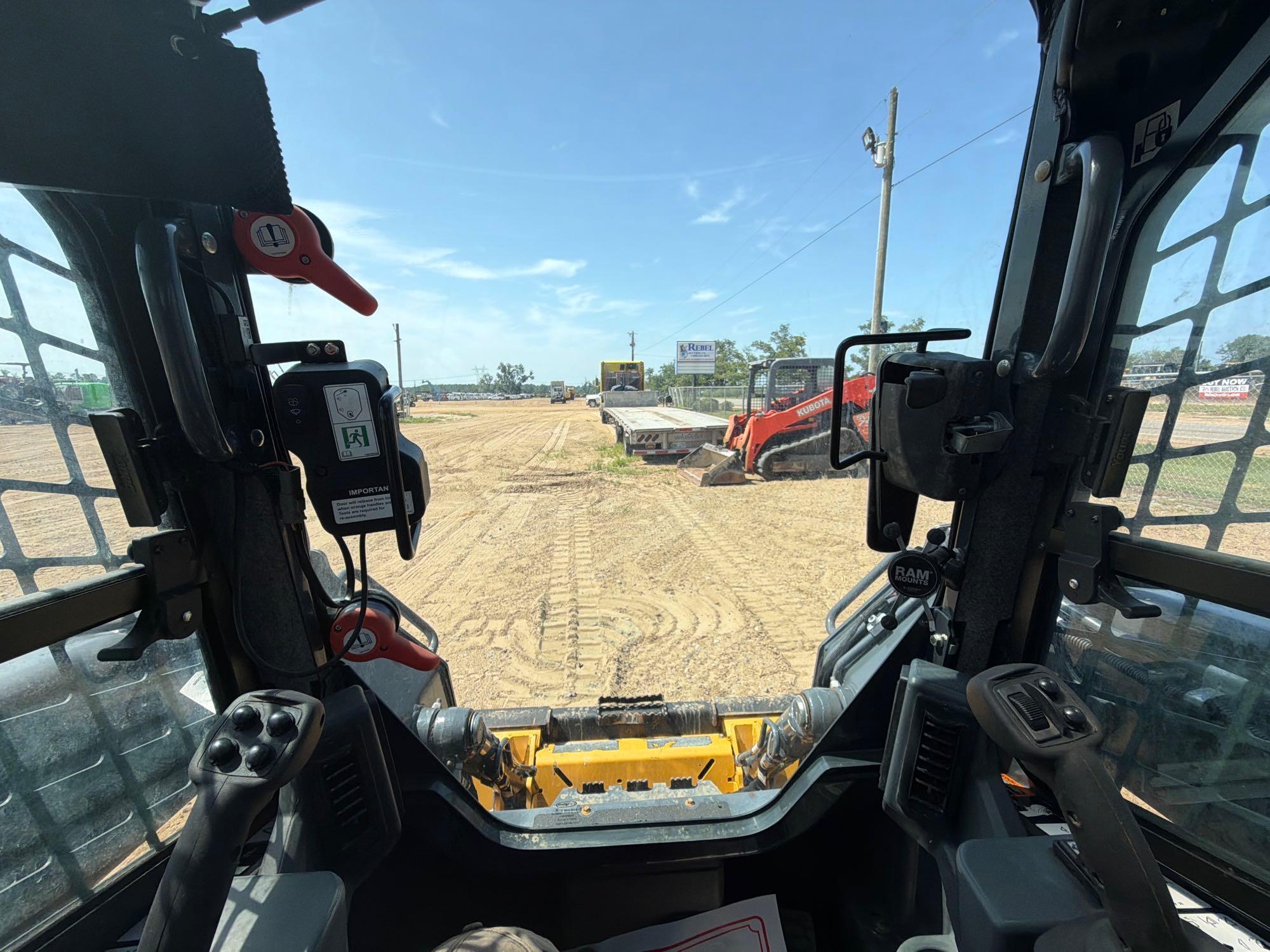 2025 John Deere 325G