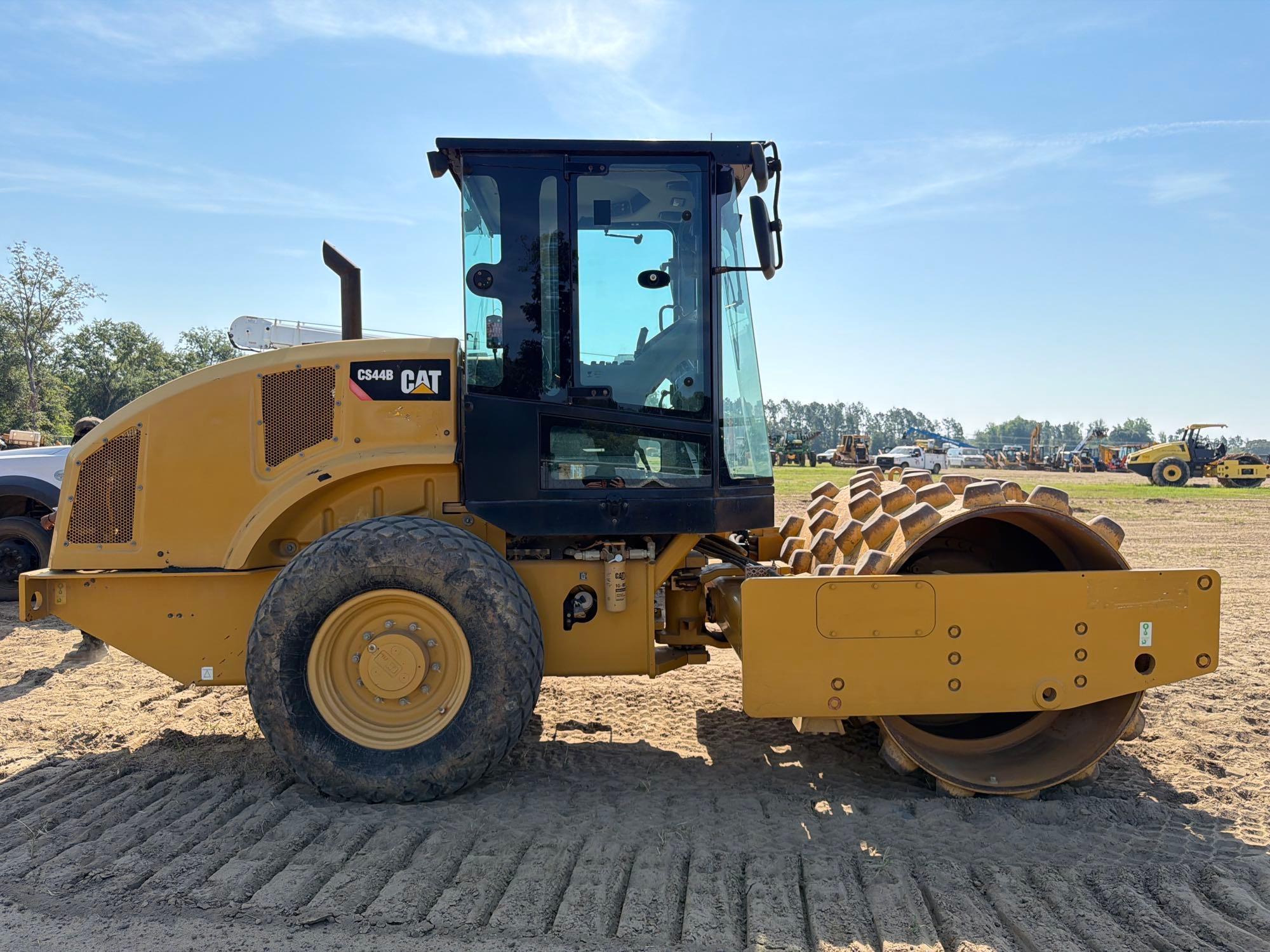 Caterpillar CS-44