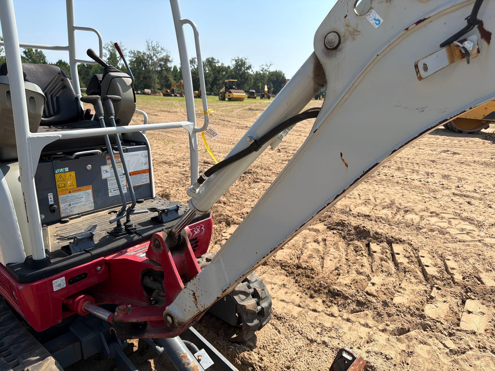Takeuchi 216