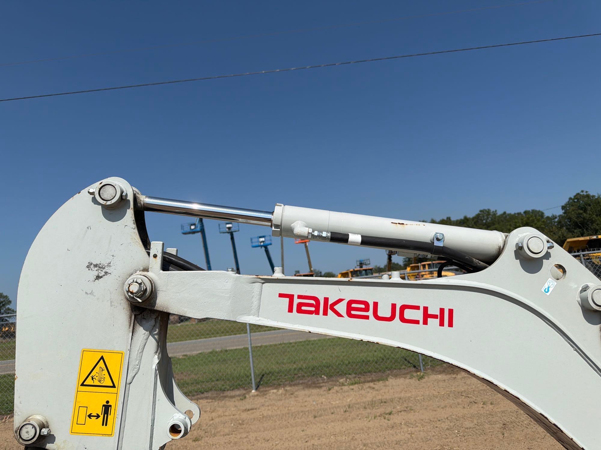 Takeuchi 216