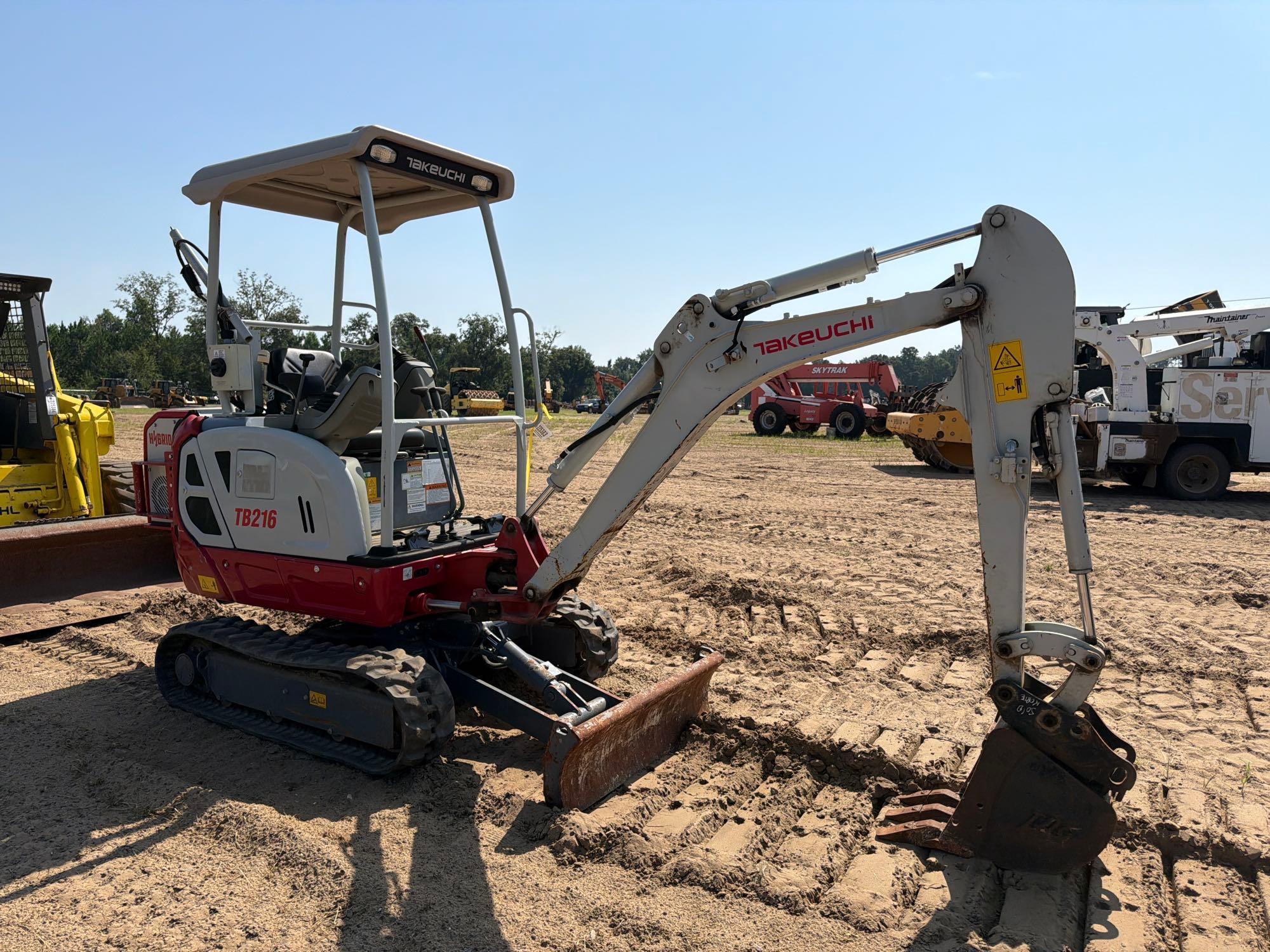 Takeuchi 216