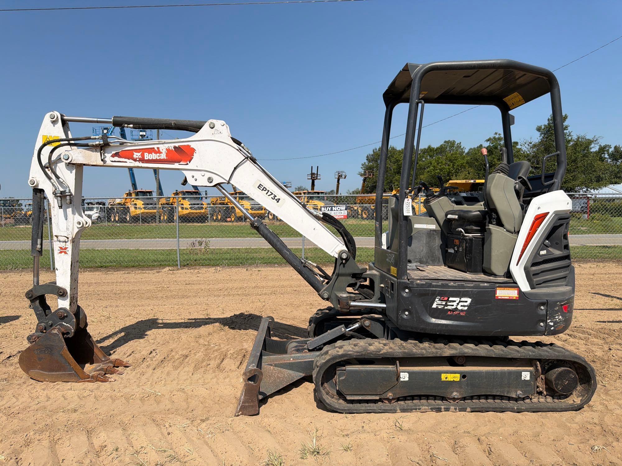 Photo of Bobcat 321