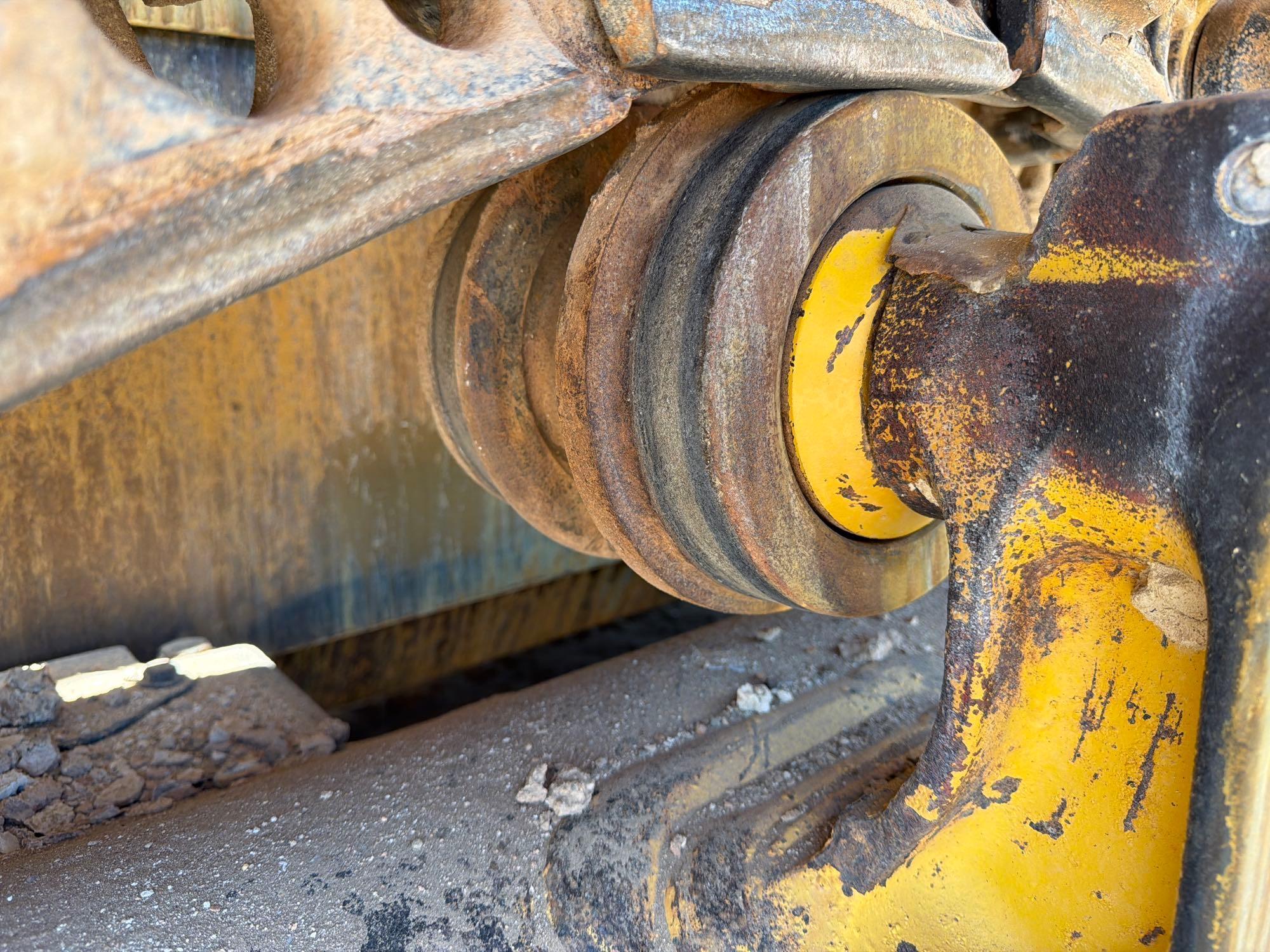 Komatsu D85