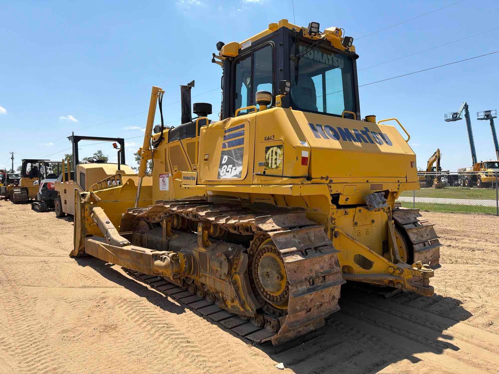 Komatsu D85