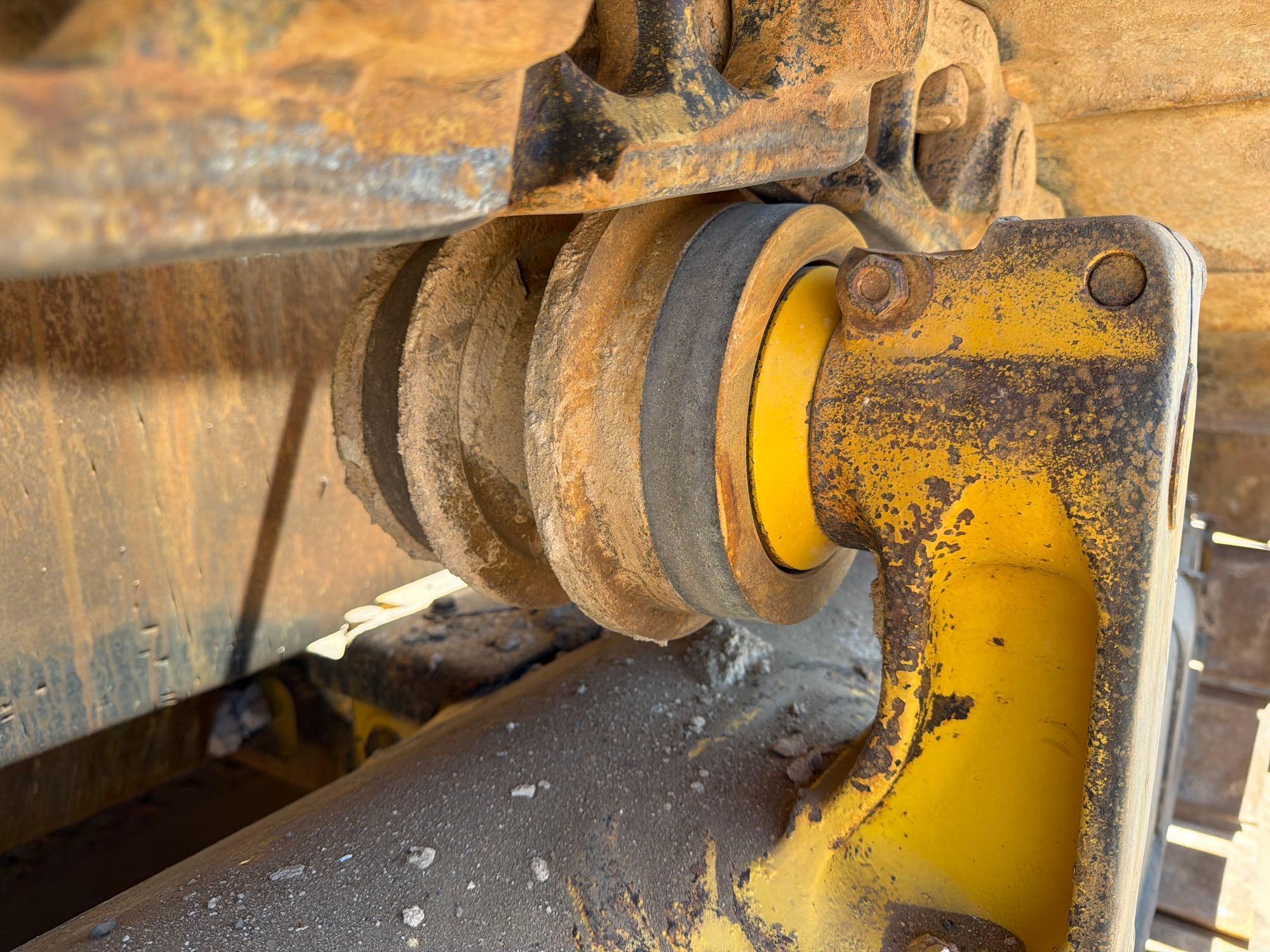 Komatsu D85
