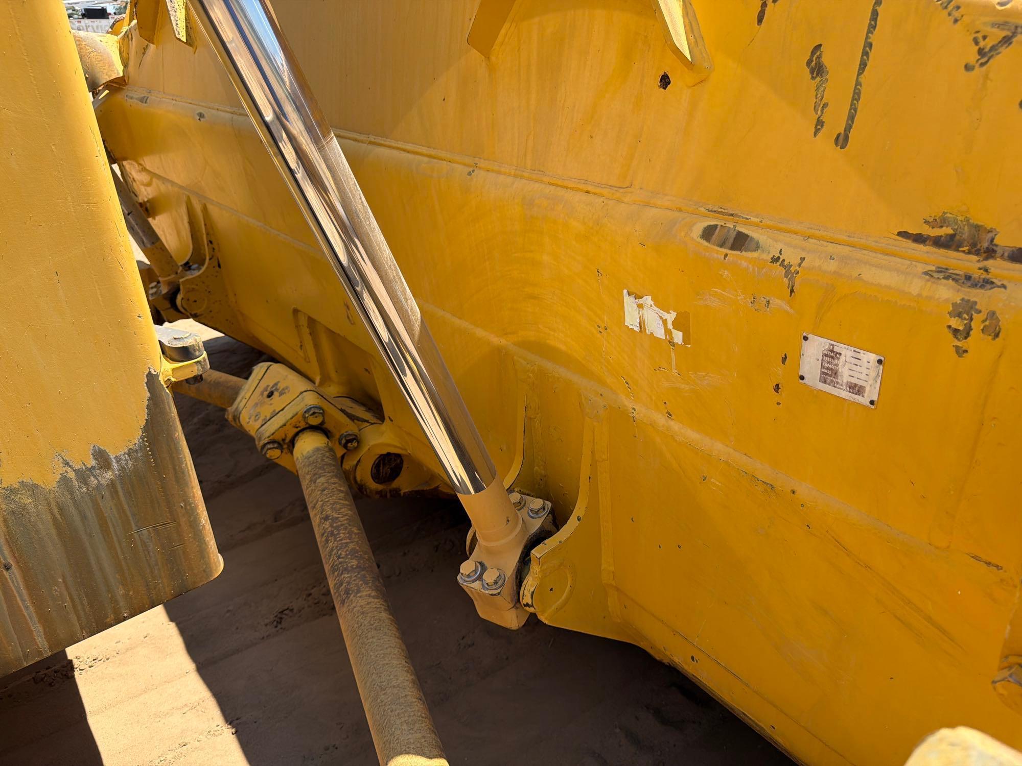 Komatsu D85