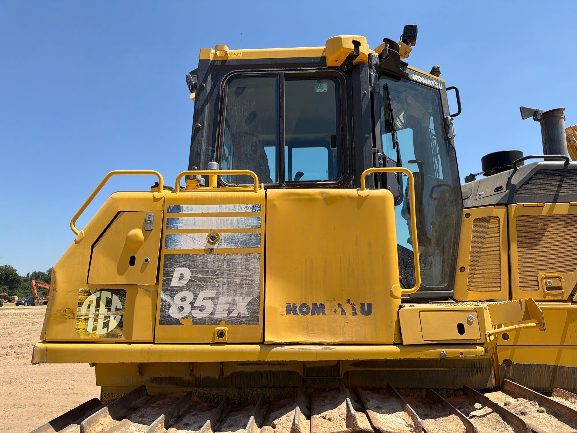 Komatsu D85
