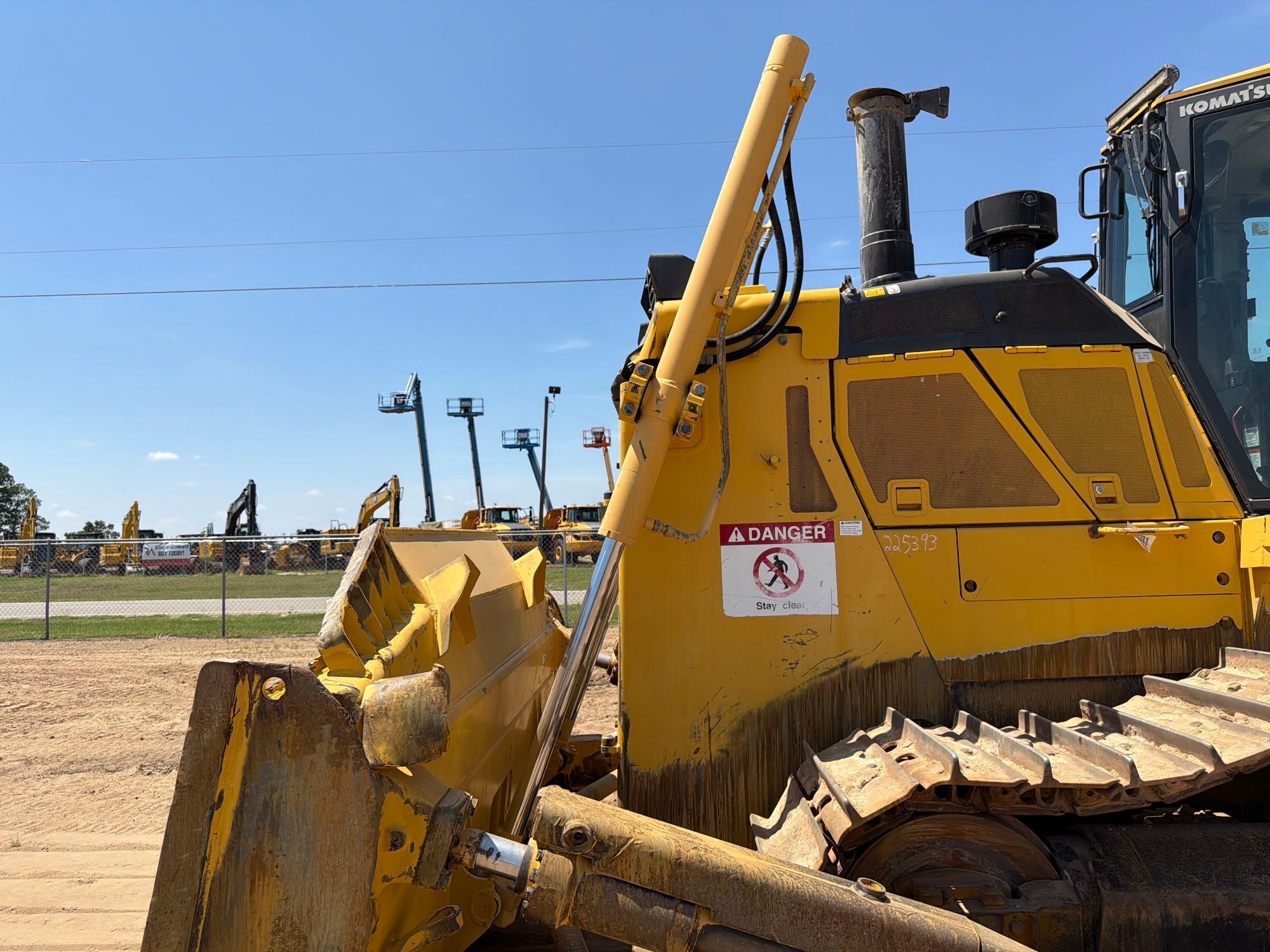 Komatsu D85