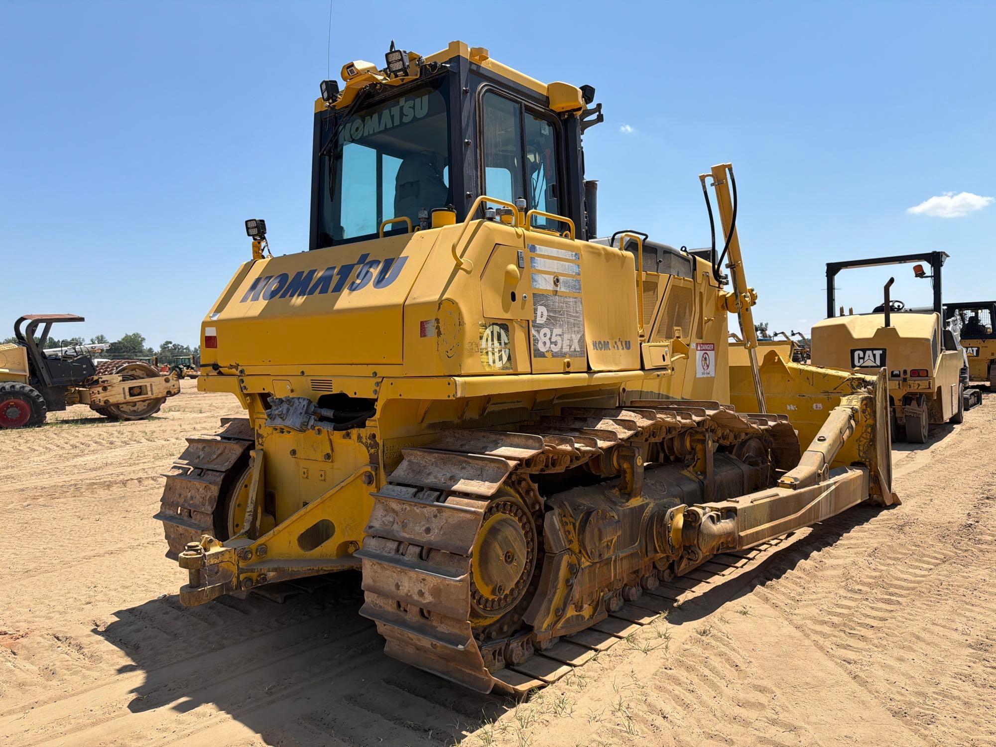 Komatsu D85
