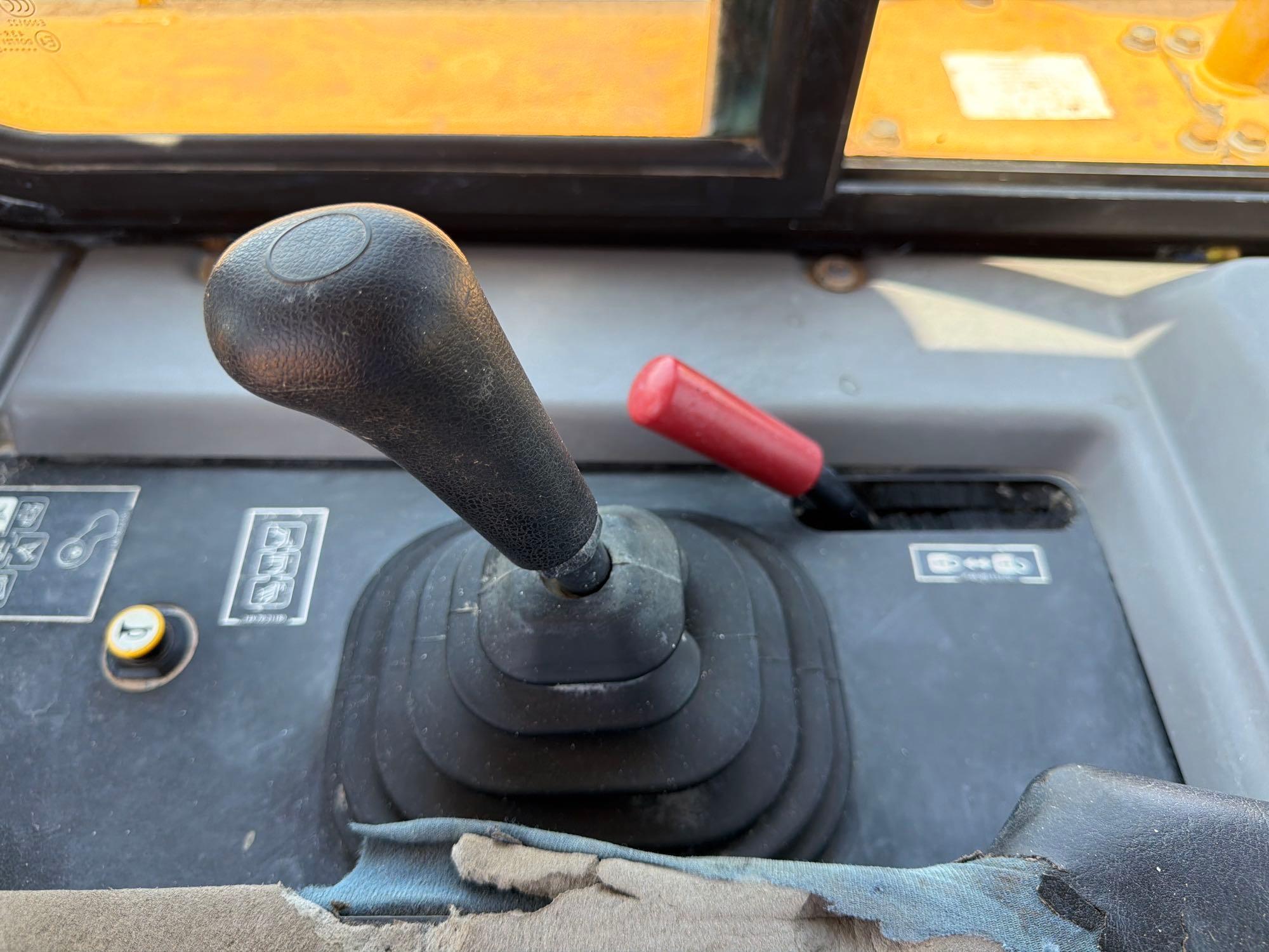 Komatsu D85