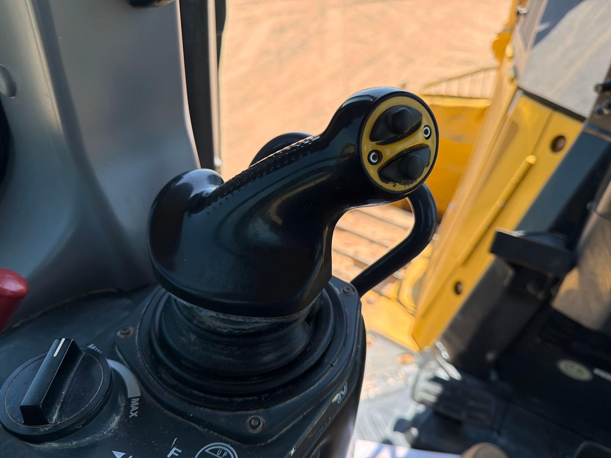 Komatsu D85