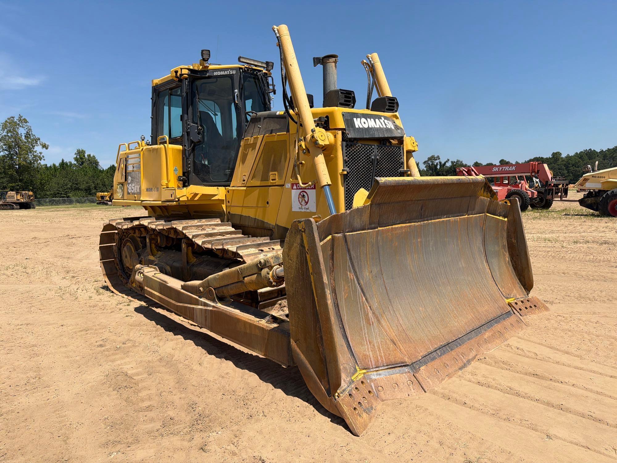 Komatsu D85