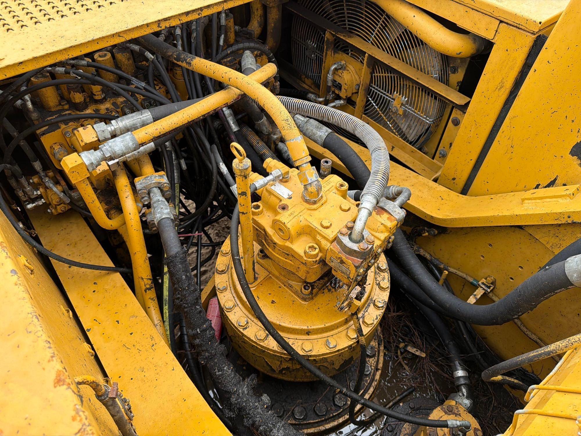 2002 Caterpillar 330C