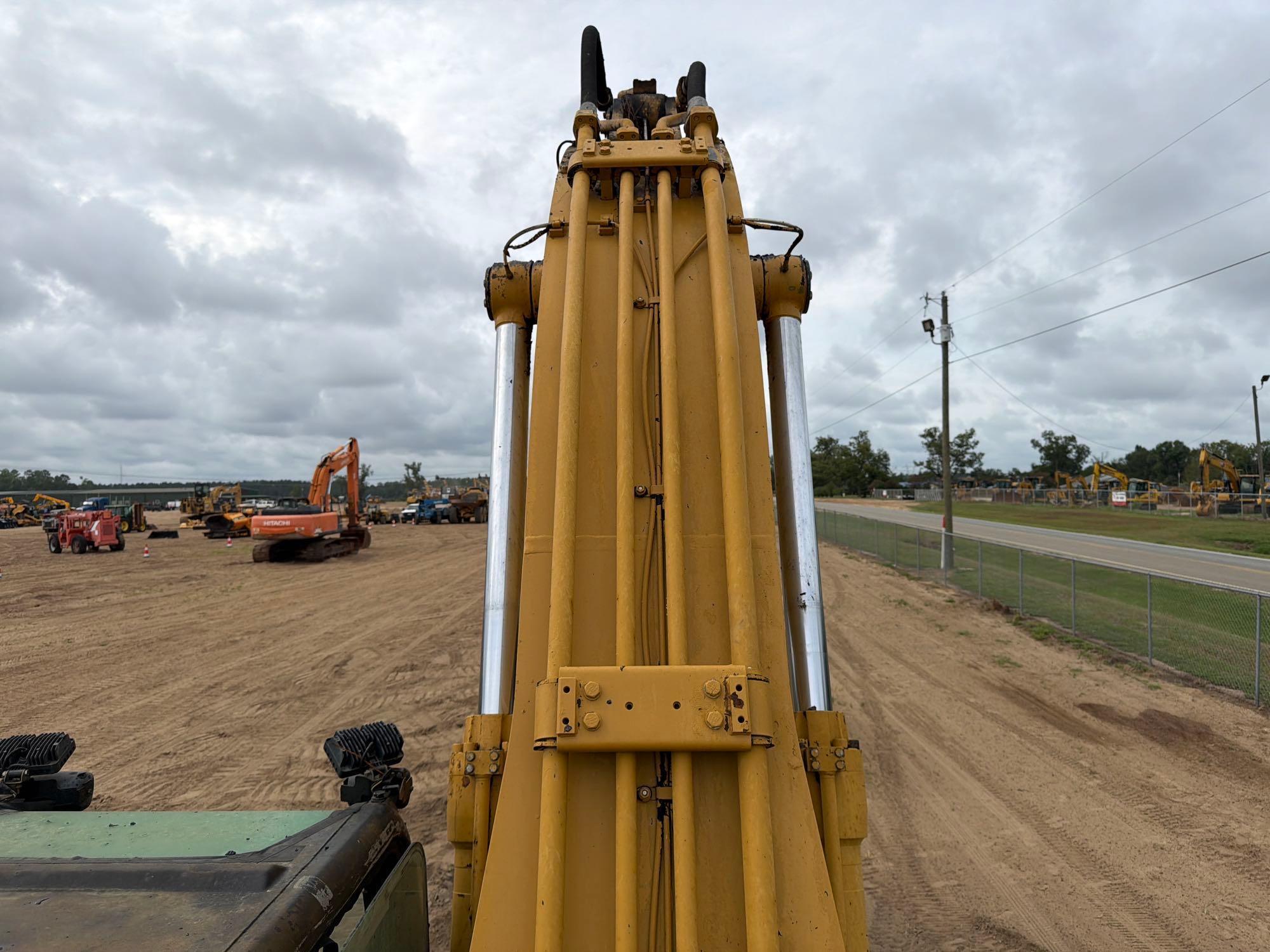 2002 Caterpillar 330C