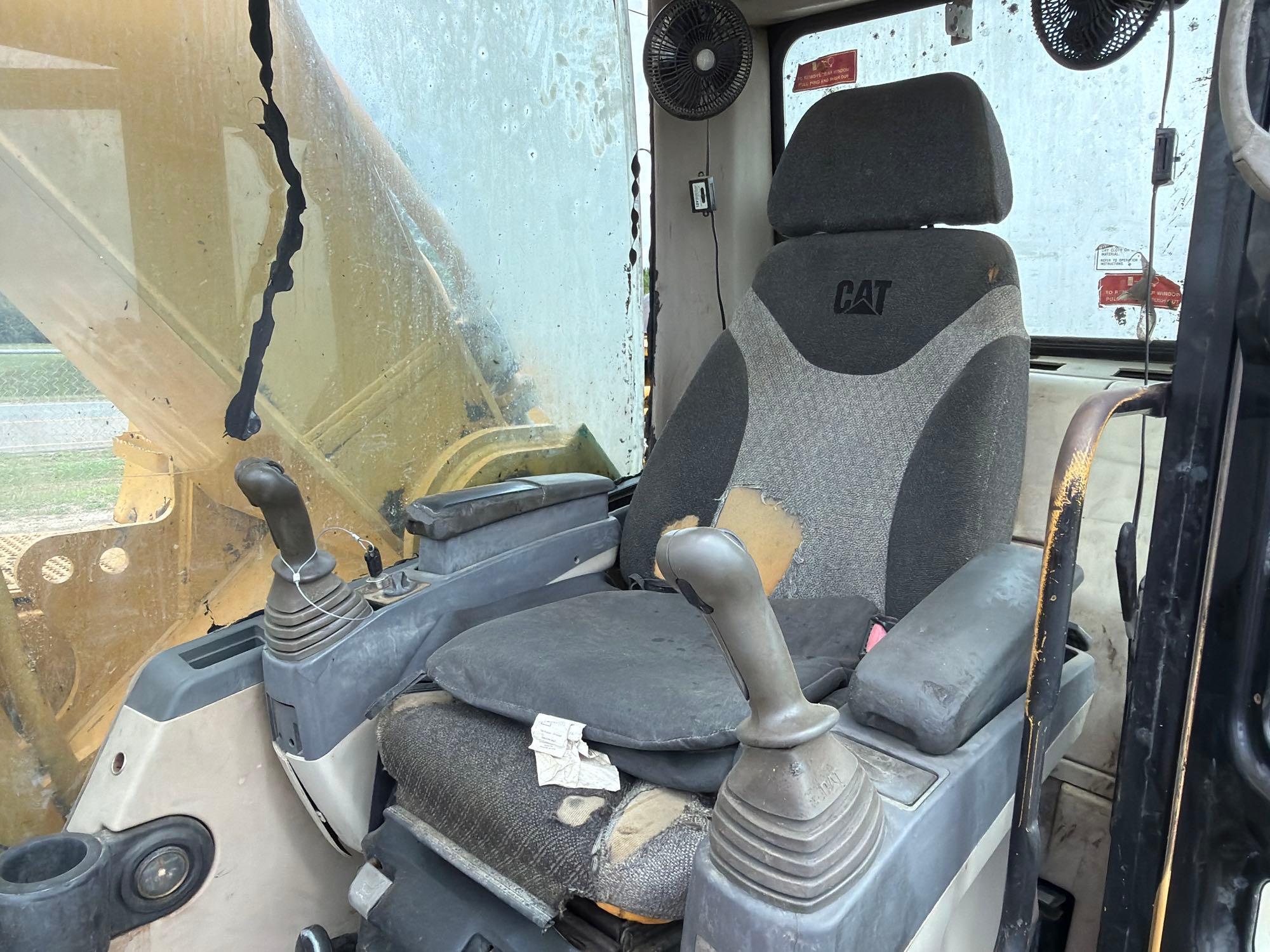 2002 Caterpillar 330C