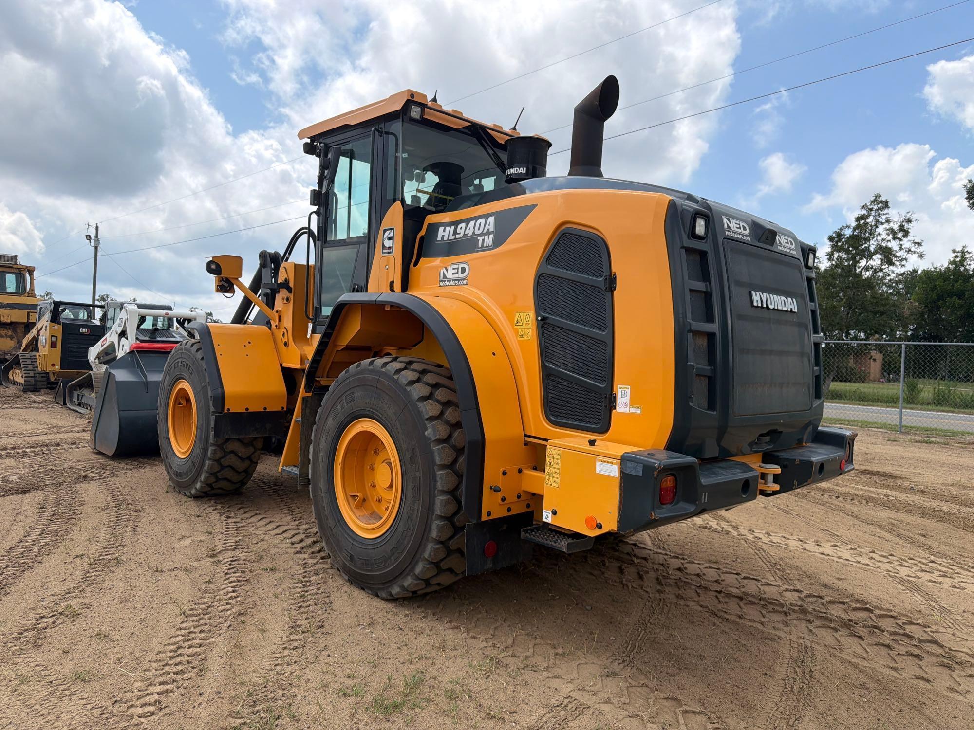 Hyundai 940