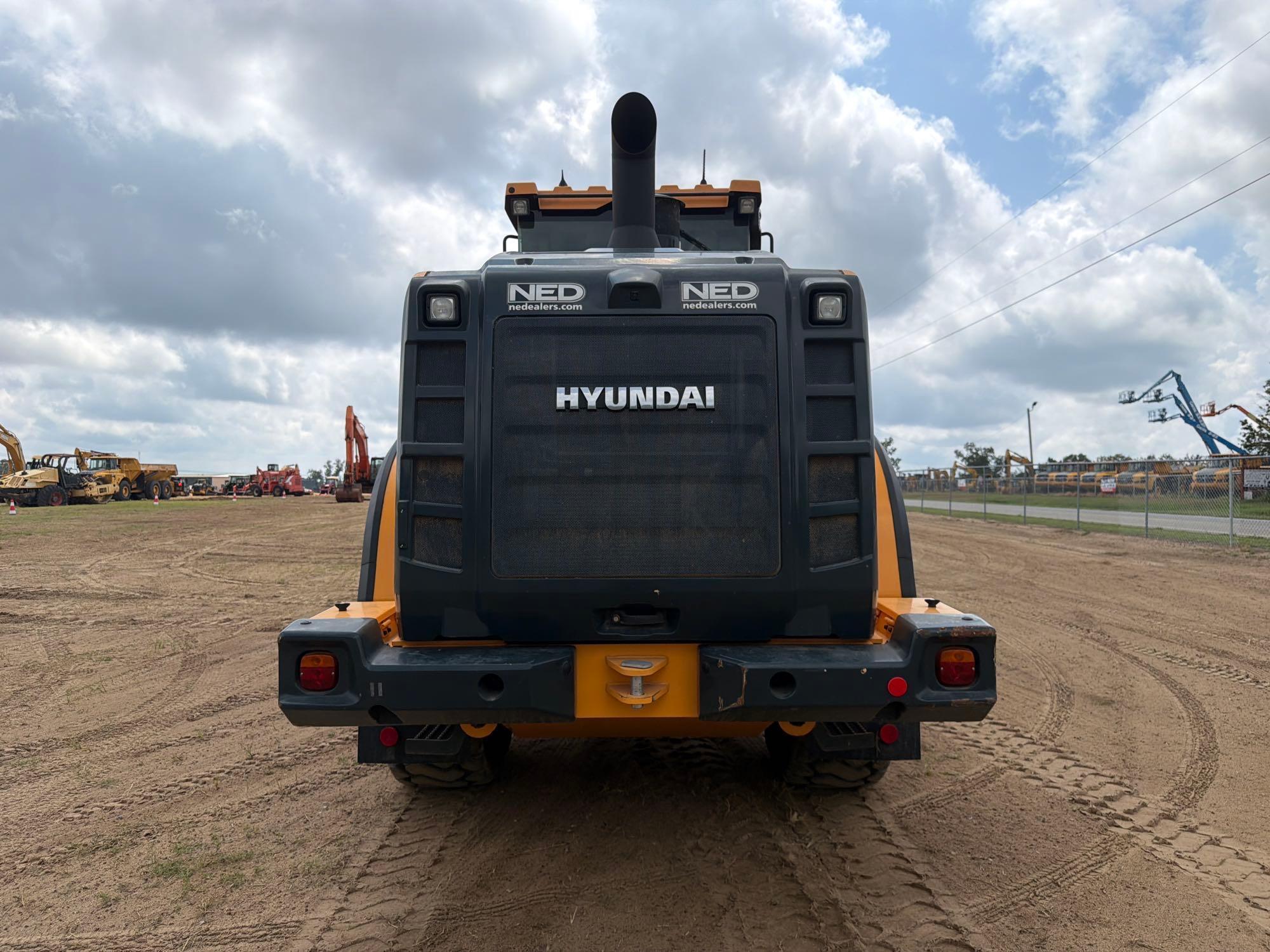Hyundai 940