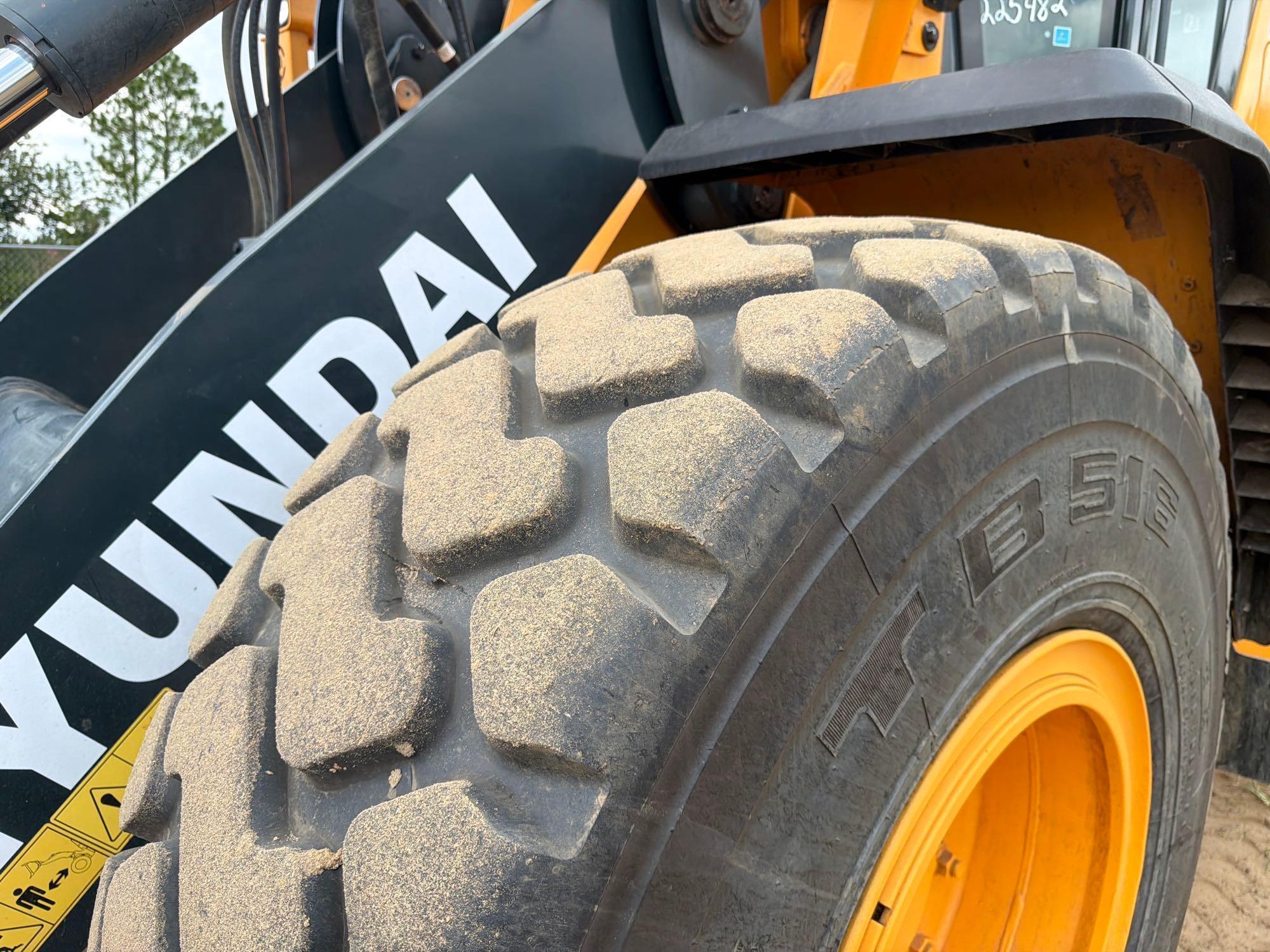 Hyundai 940