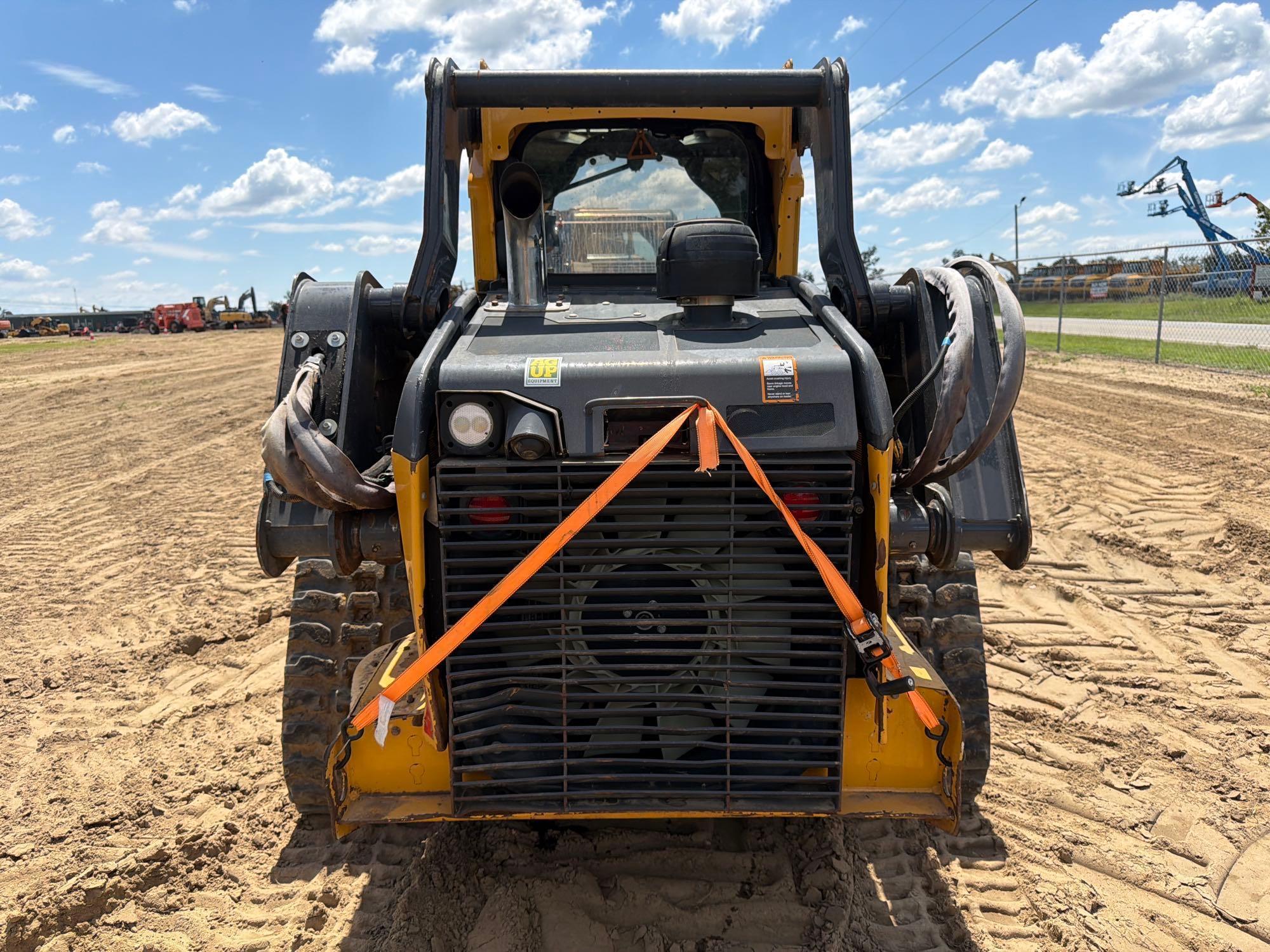 Photo of 2023 John Deere 325G