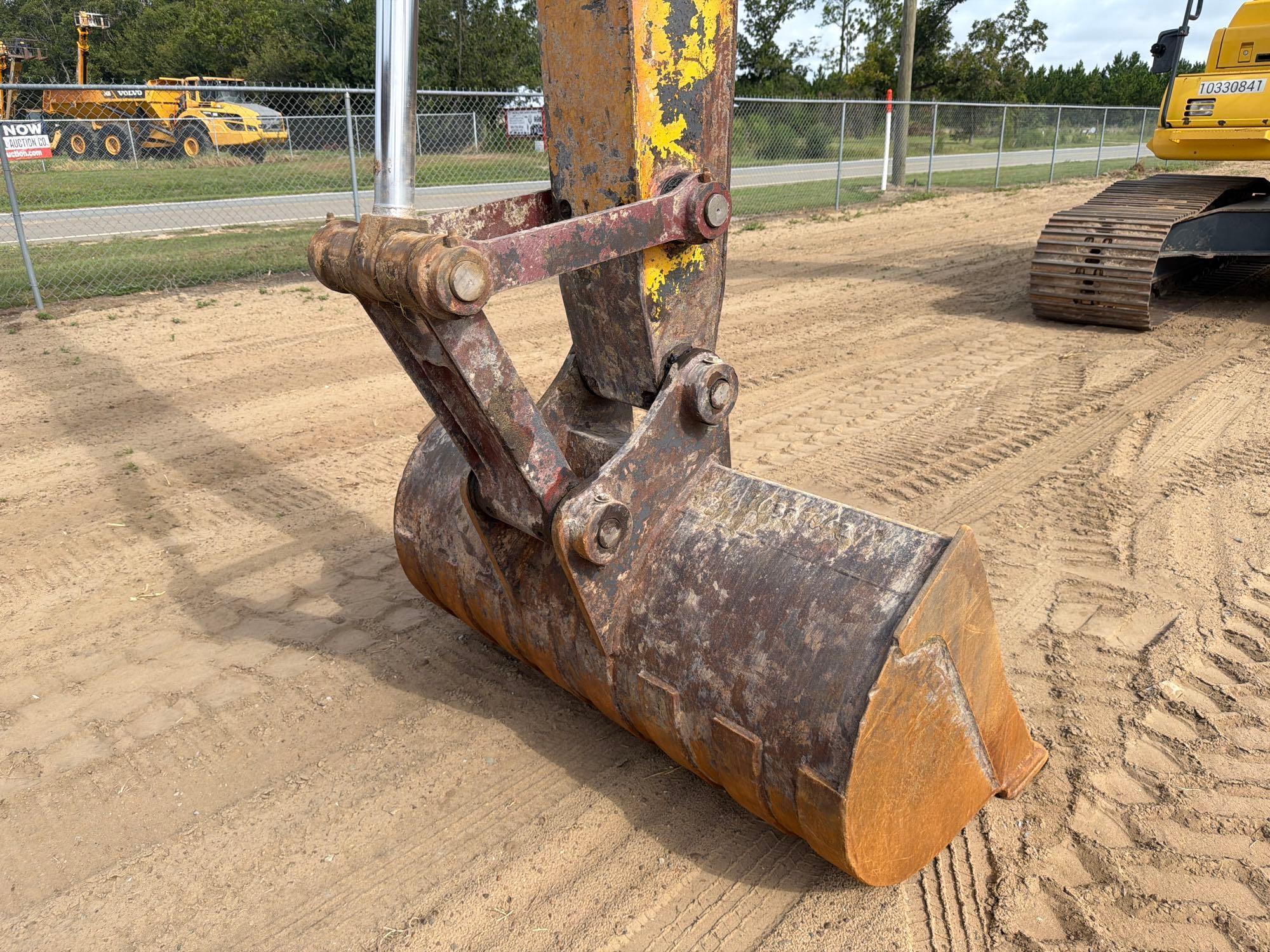 2021 Komatsu PC240LC