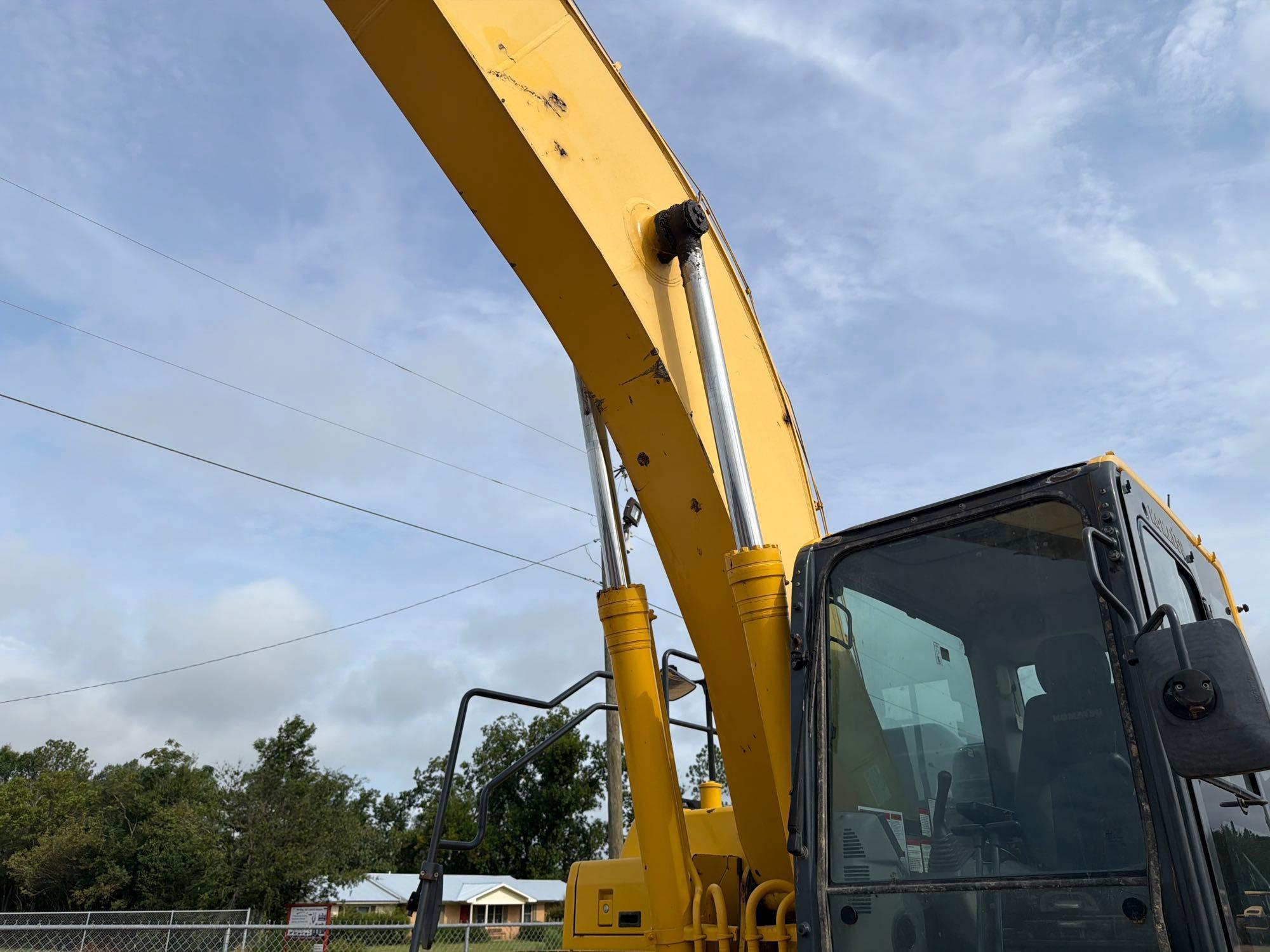 2021 Komatsu PC240LC