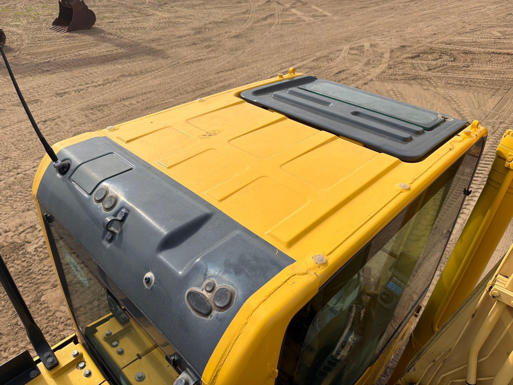 2021 Komatsu PC240LC