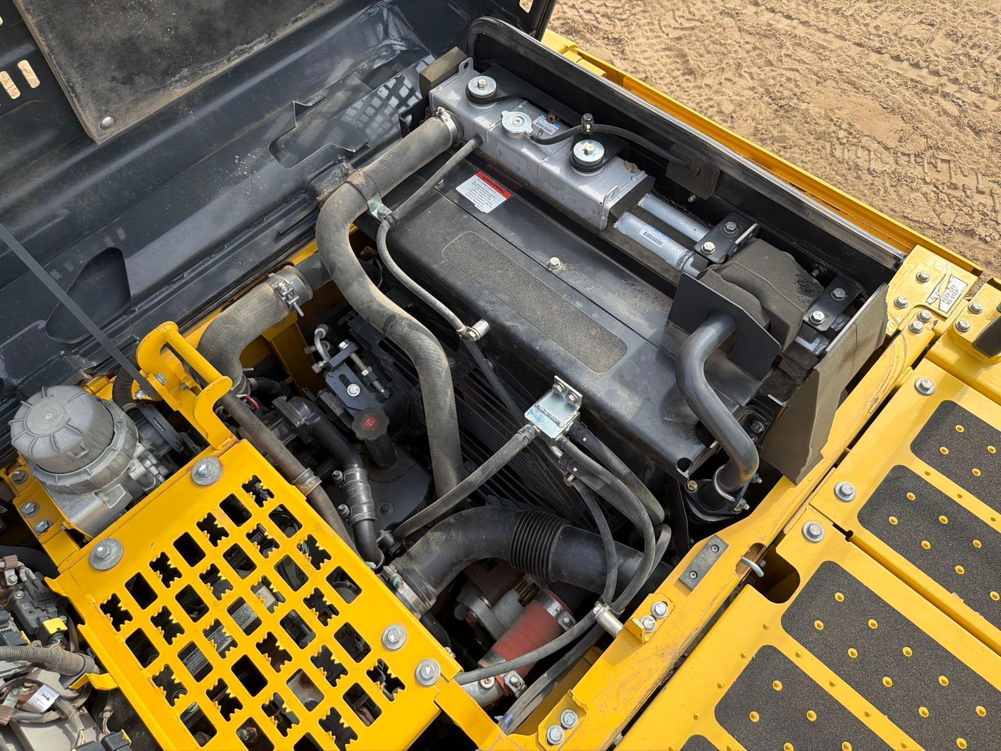 2021 Komatsu PC240LC