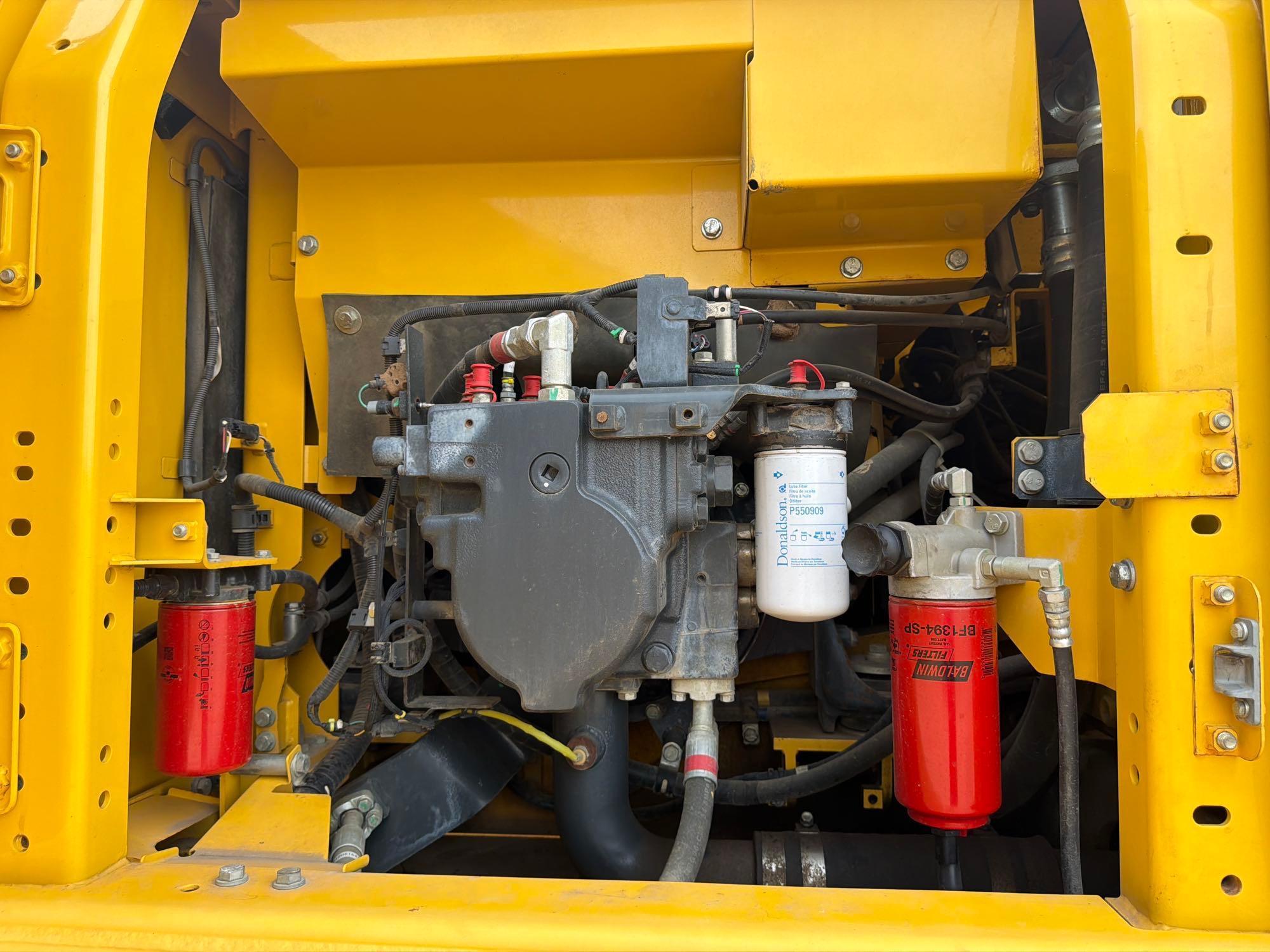 2021 Komatsu PC240LC