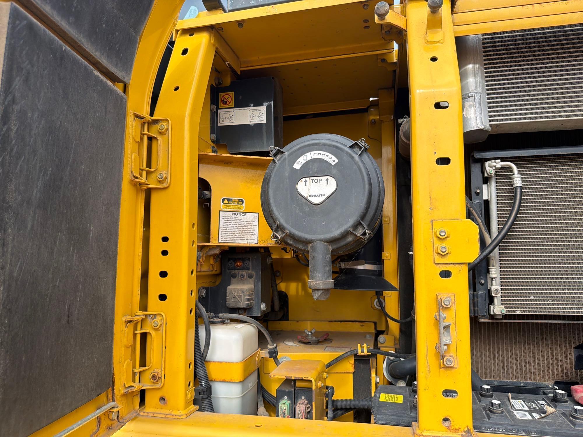 2021 Komatsu PC240LC
