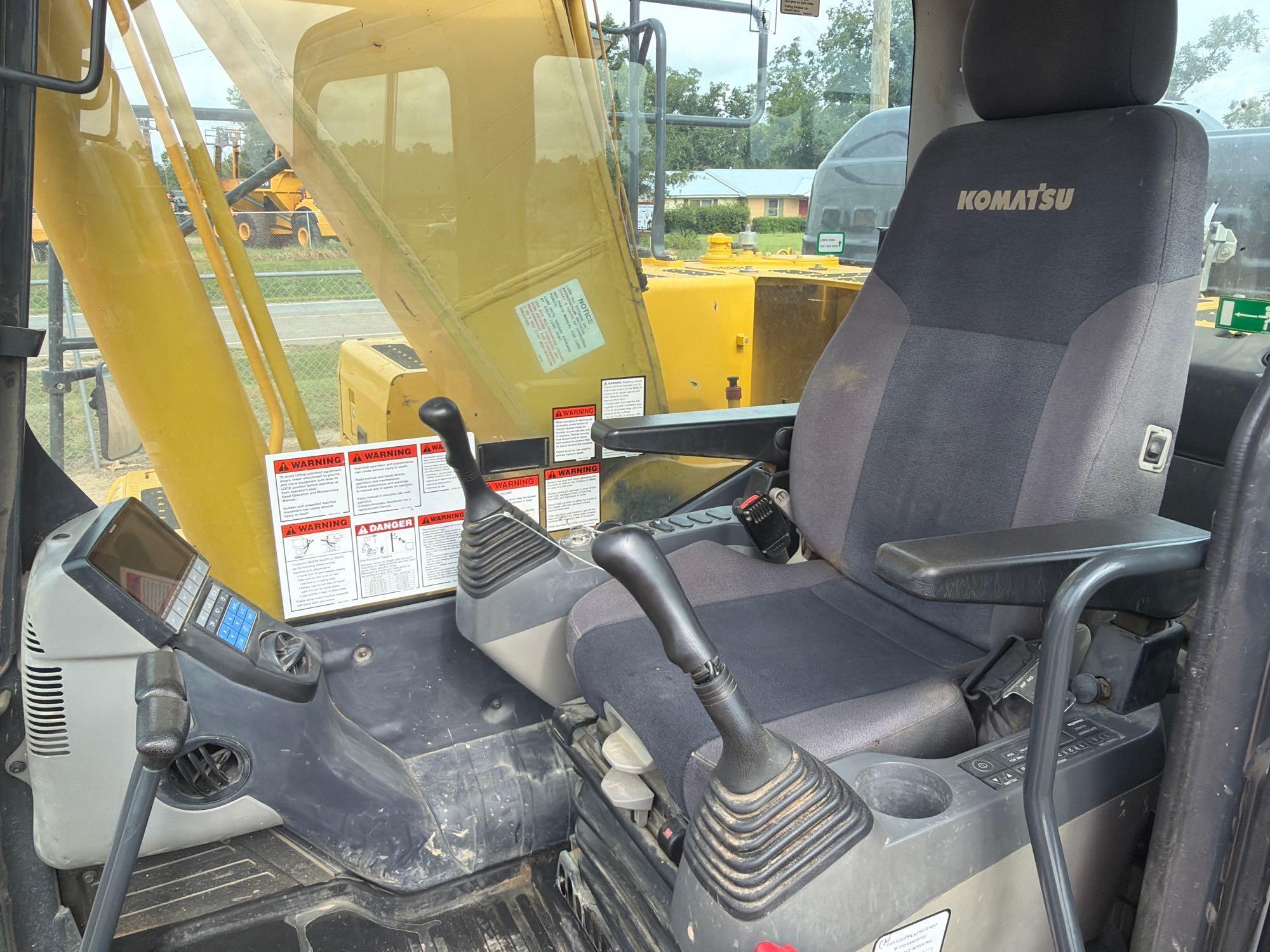 2021 Komatsu PC240LC