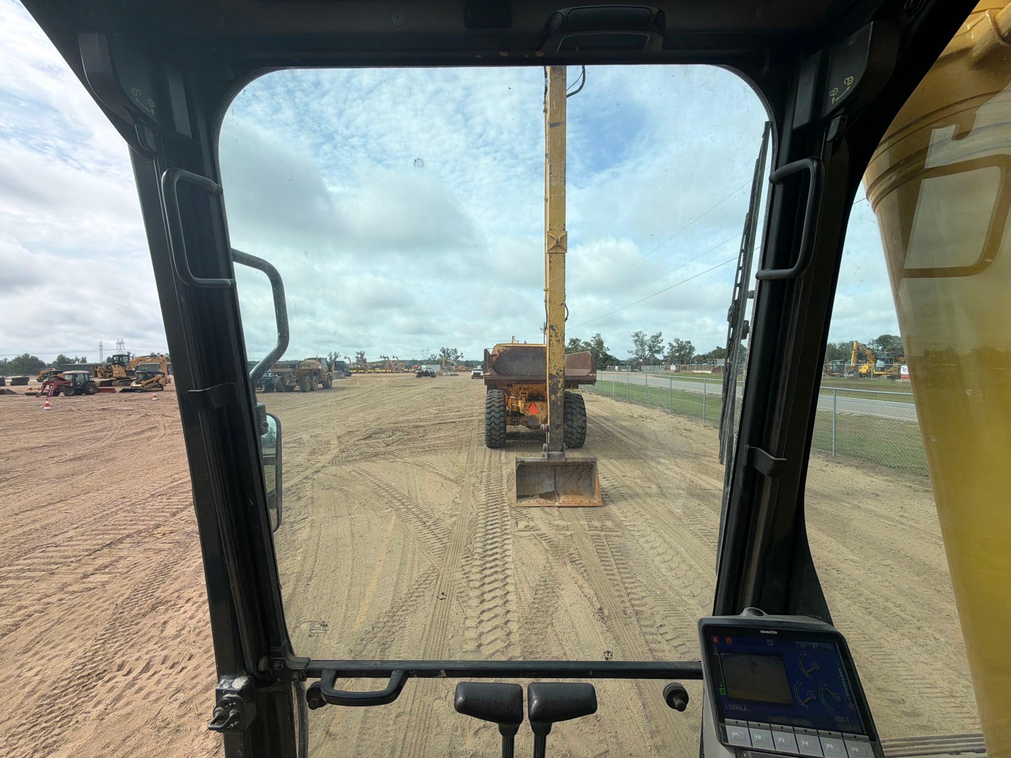 2021 Komatsu PC240LC