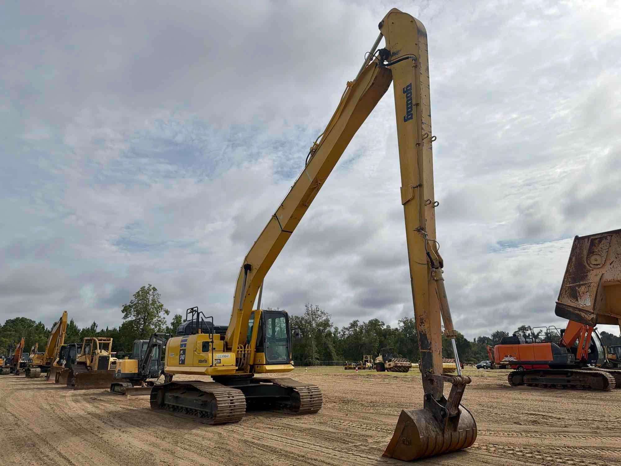 2021 Komatsu PC240LC