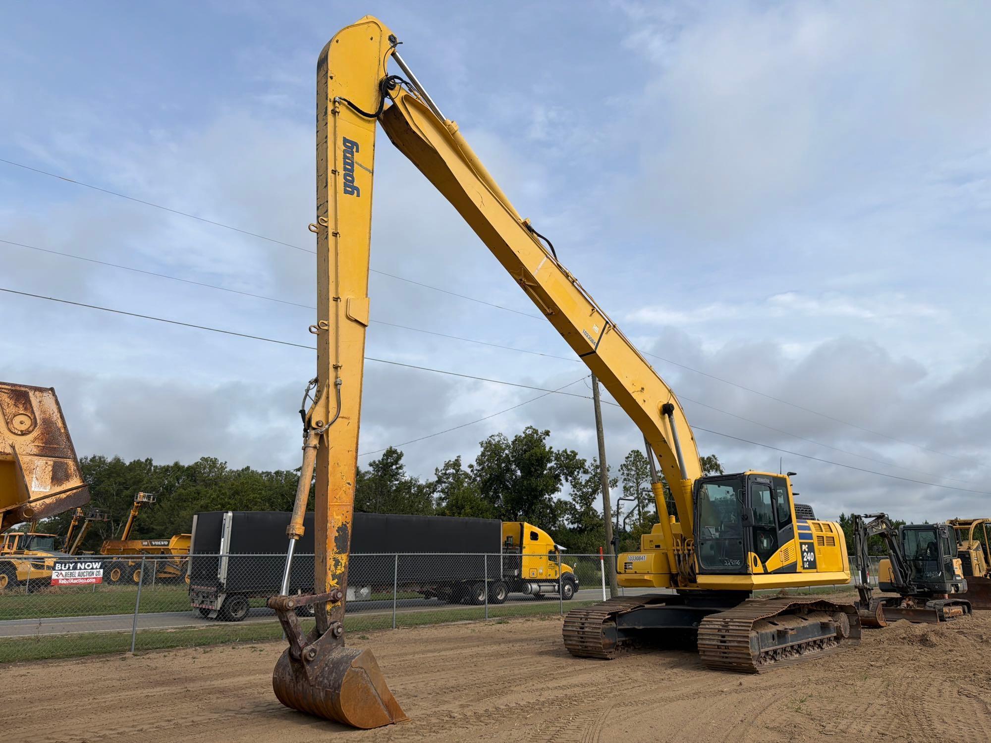 2021 Komatsu PC240LC