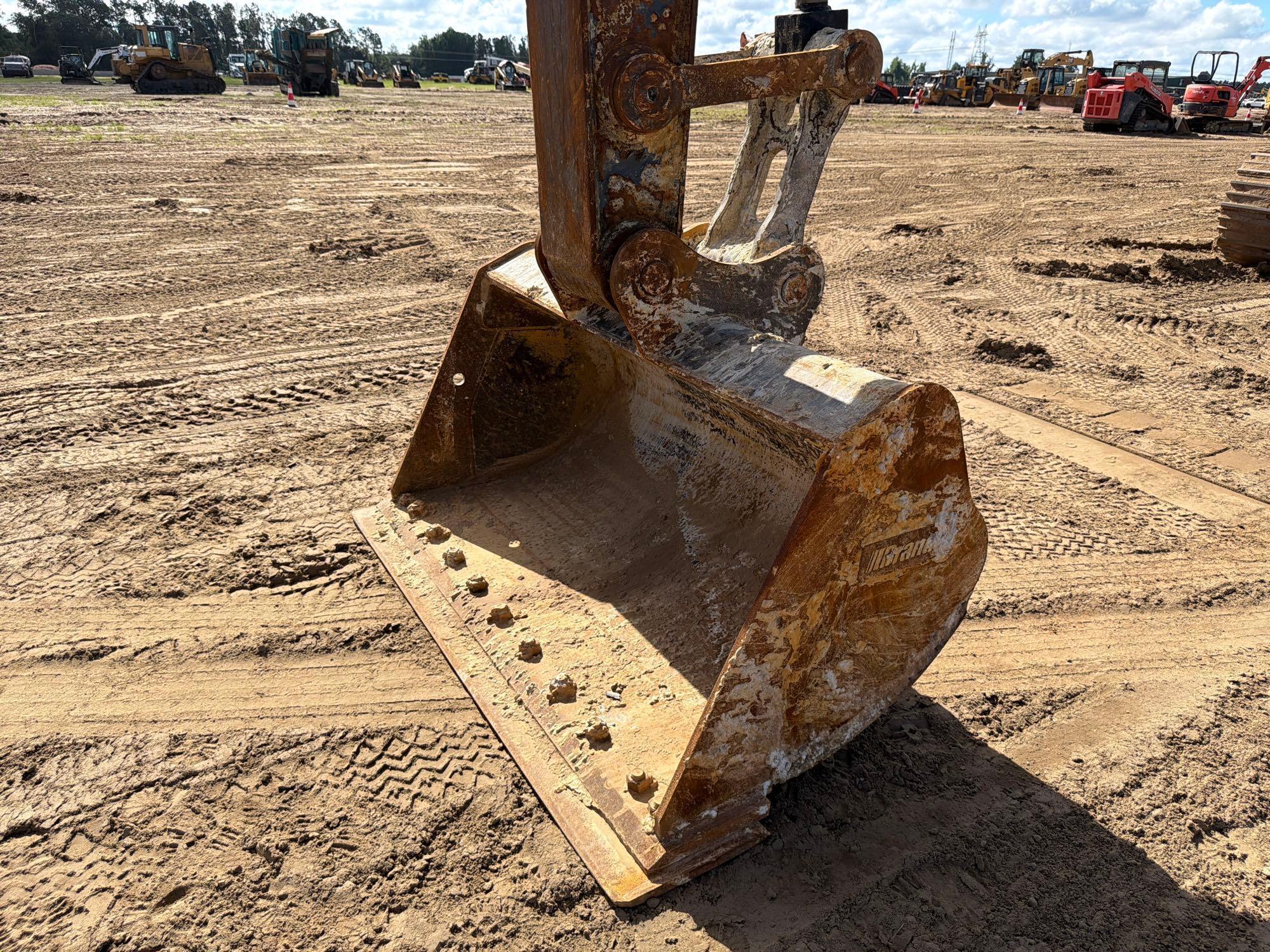 John Deere L250G