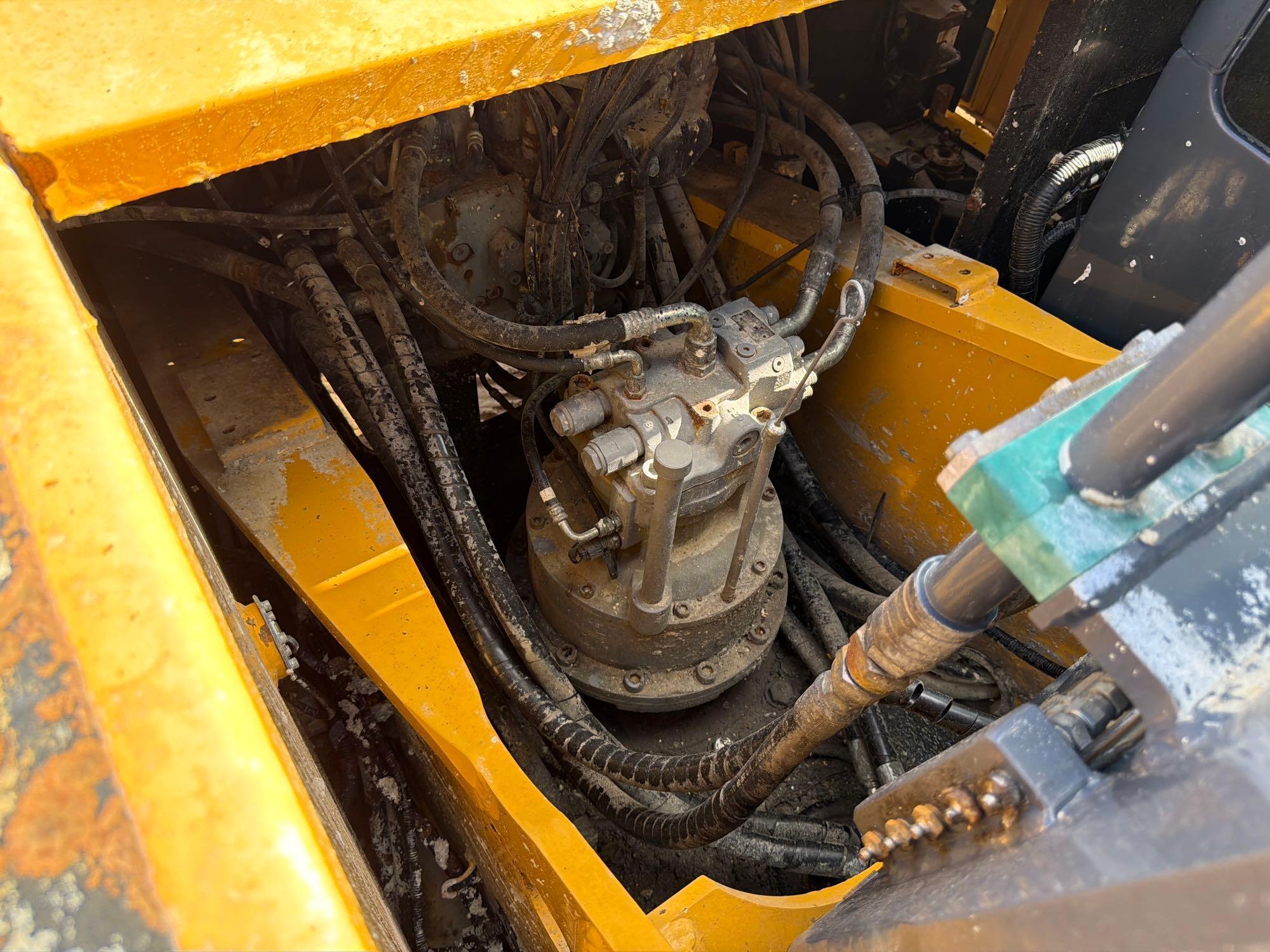 John Deere L250G