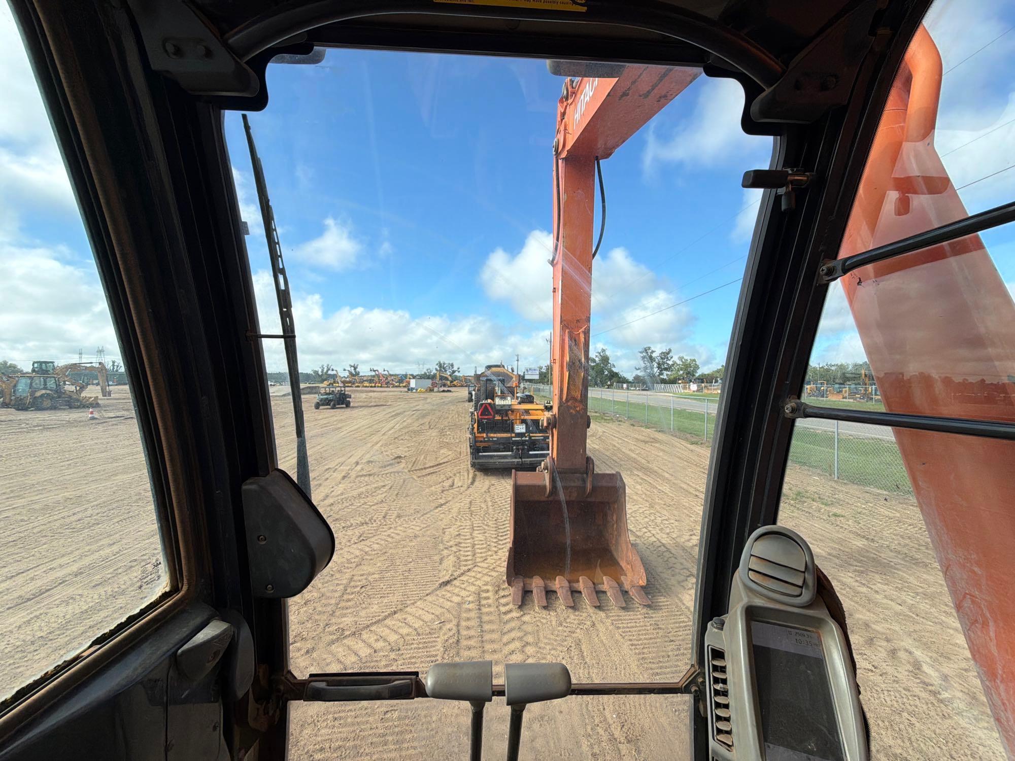 2017 Hitachi ZX350 LC