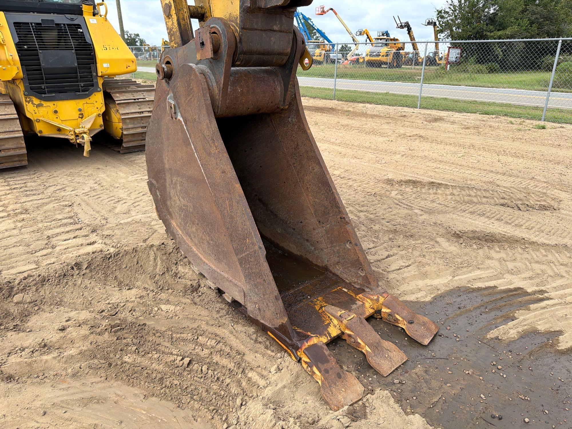2002 Caterpillar 330C