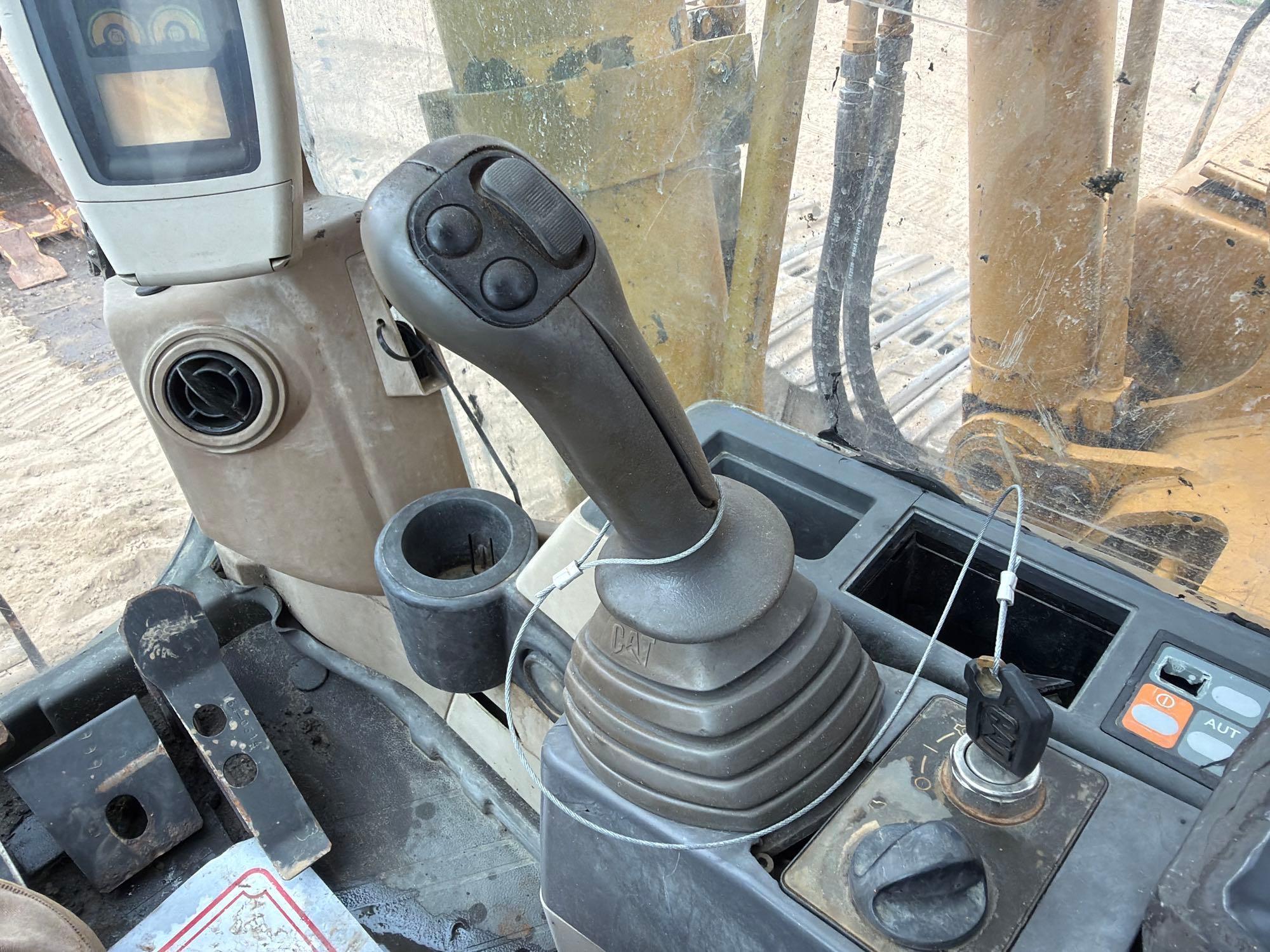 2002 Caterpillar 330C