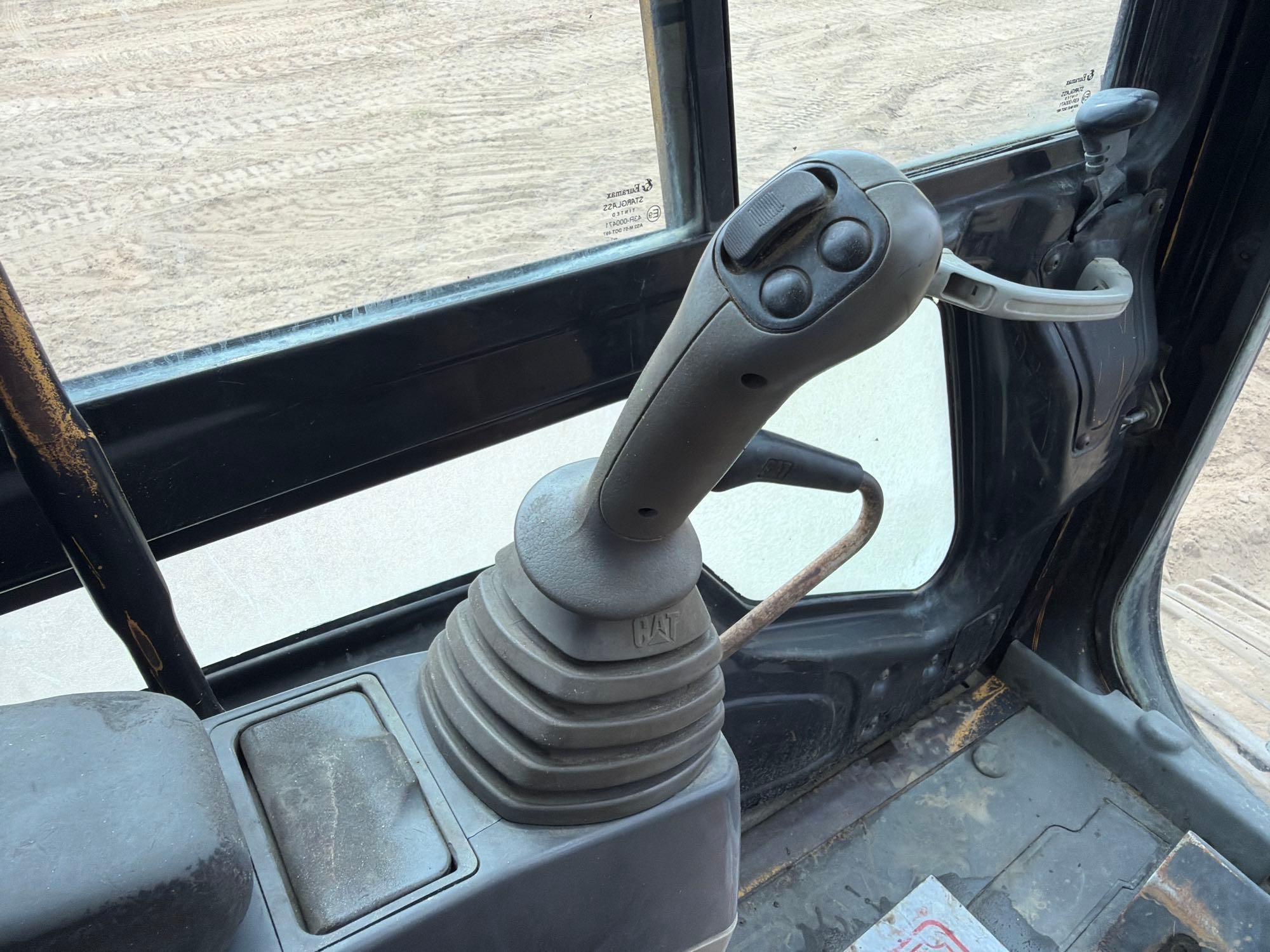 2002 Caterpillar 330C
