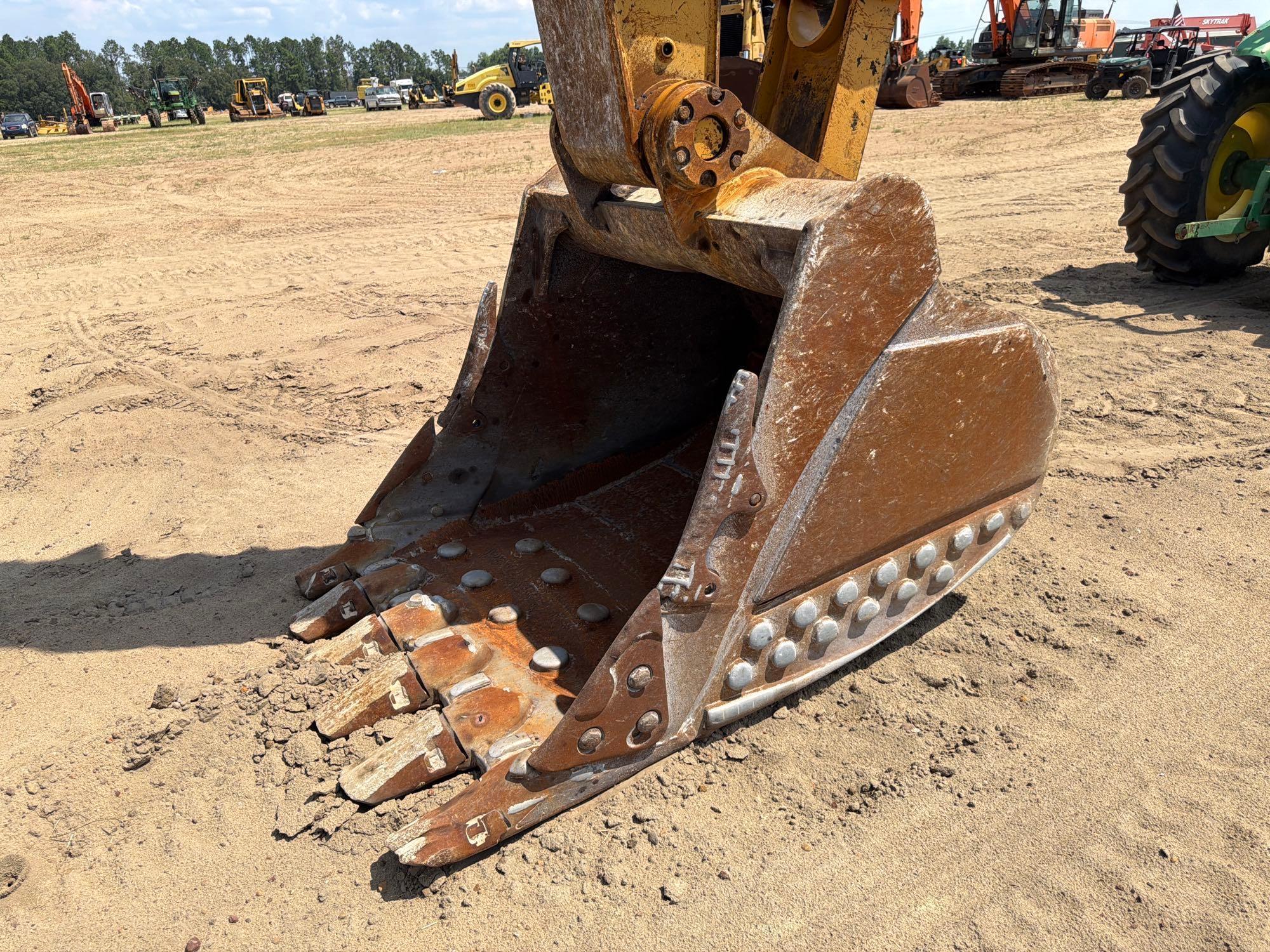 2018 Caterpillar 330