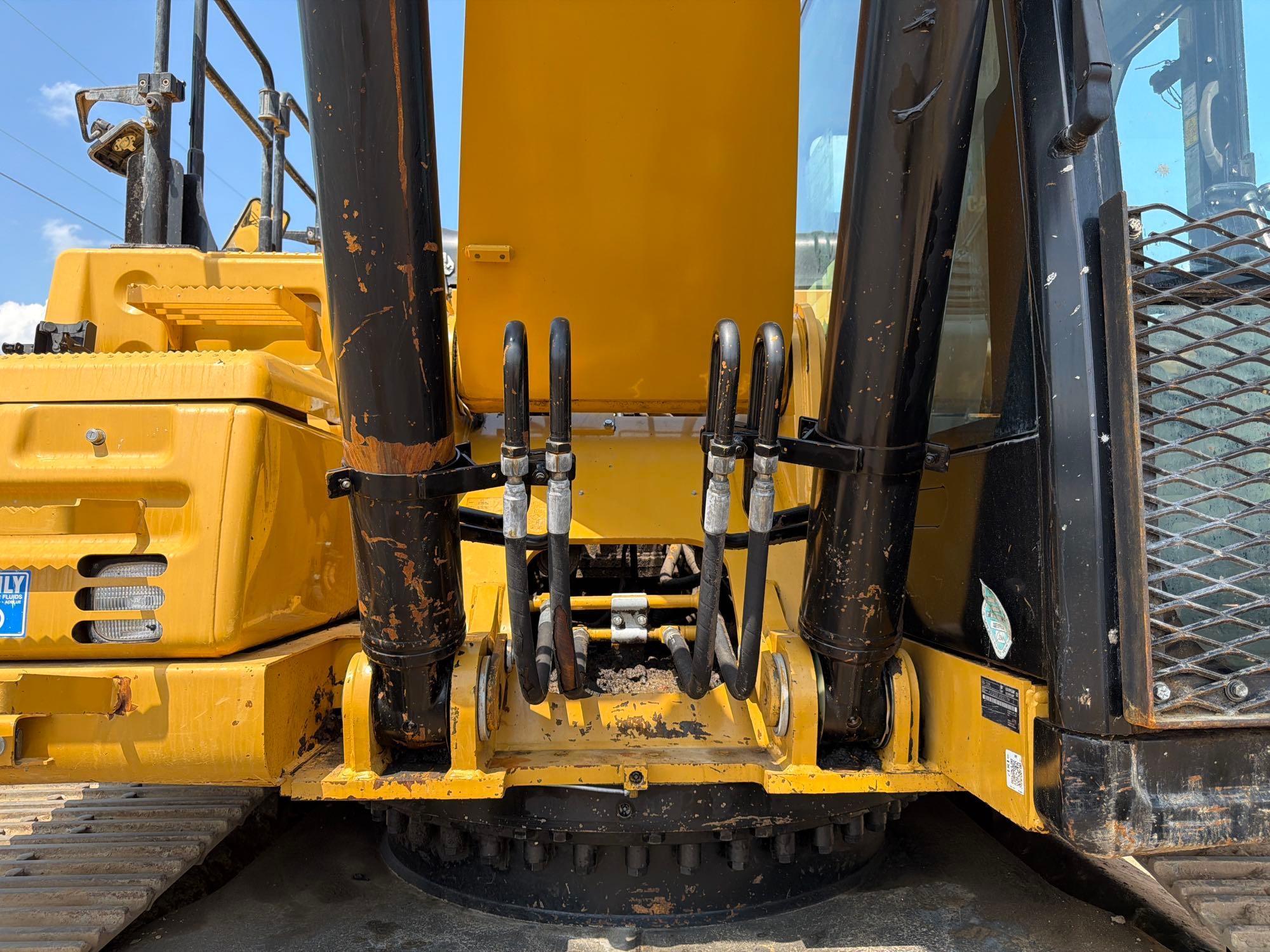 2018 Caterpillar 330