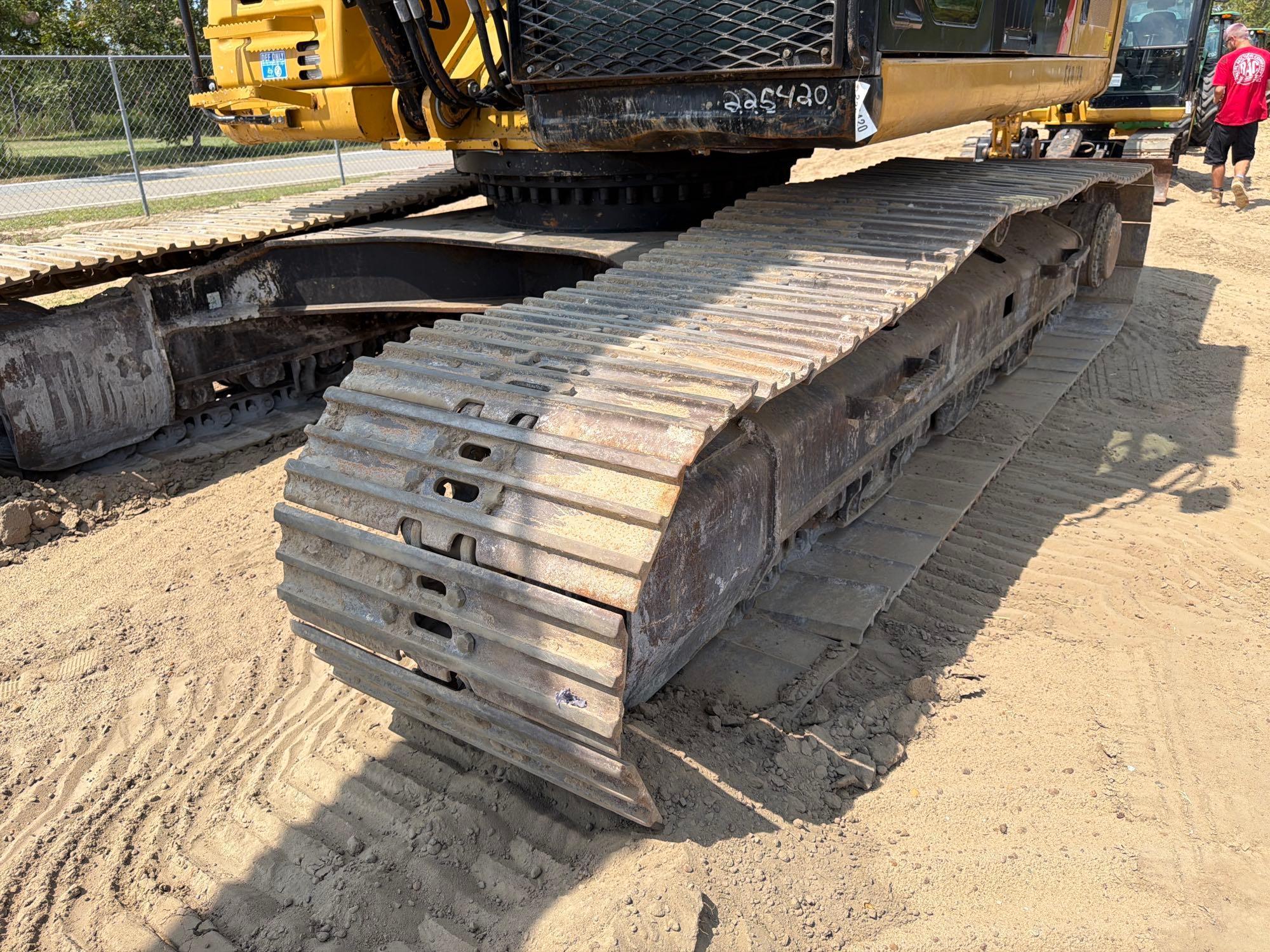 2018 Caterpillar 330