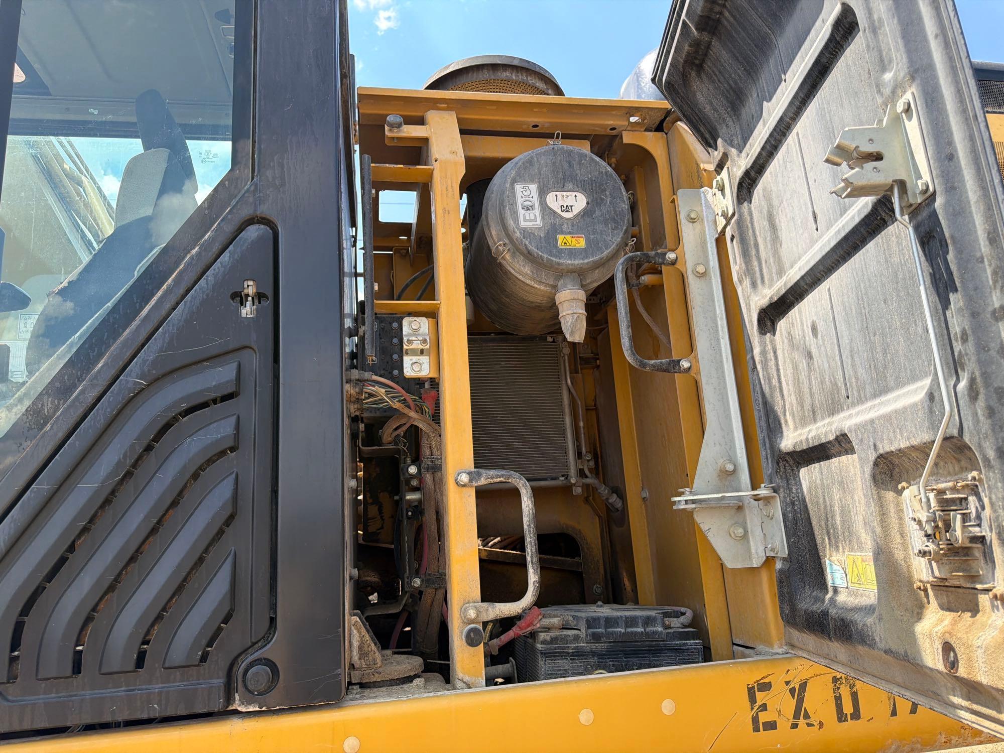 2018 Caterpillar 330