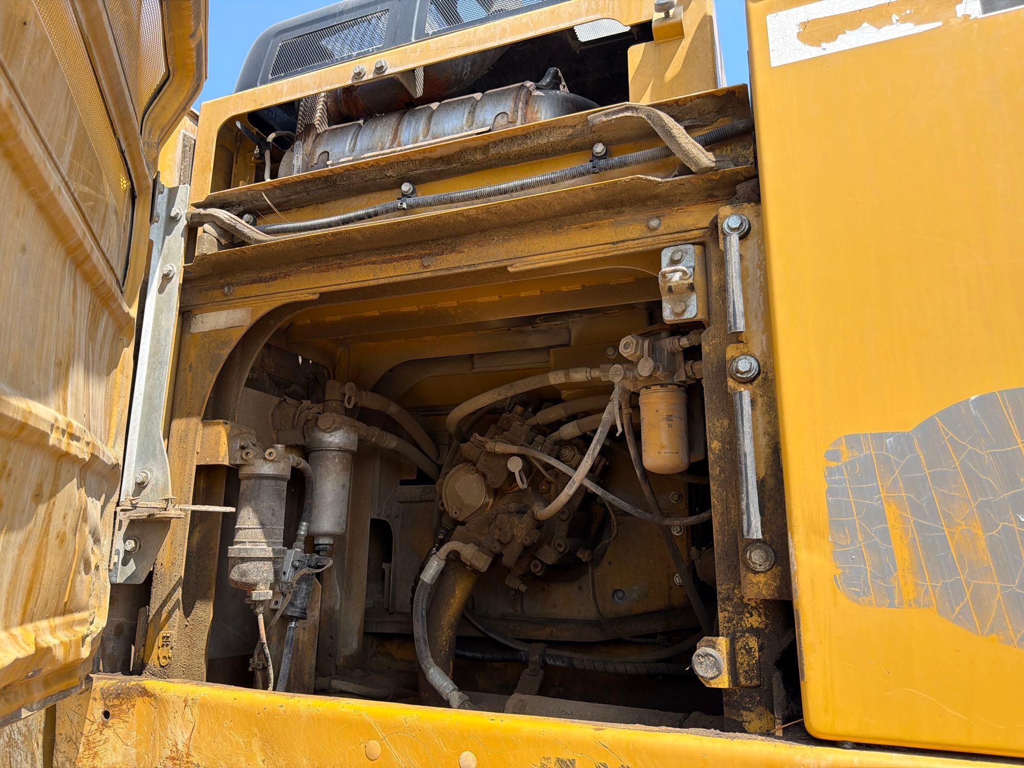 2018 Caterpillar 330