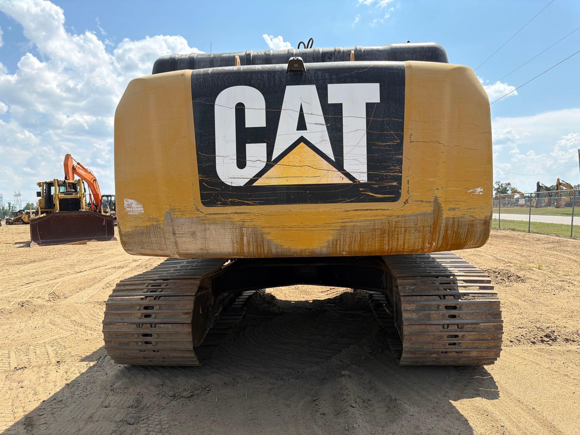 2018 Caterpillar 330