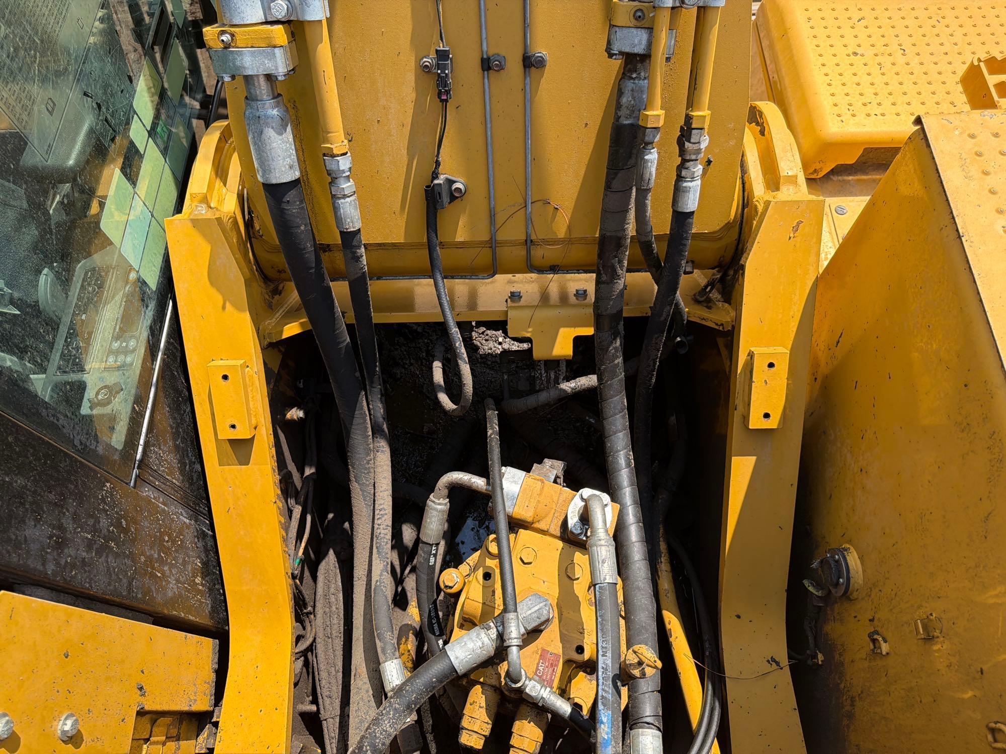 2018 Caterpillar 330