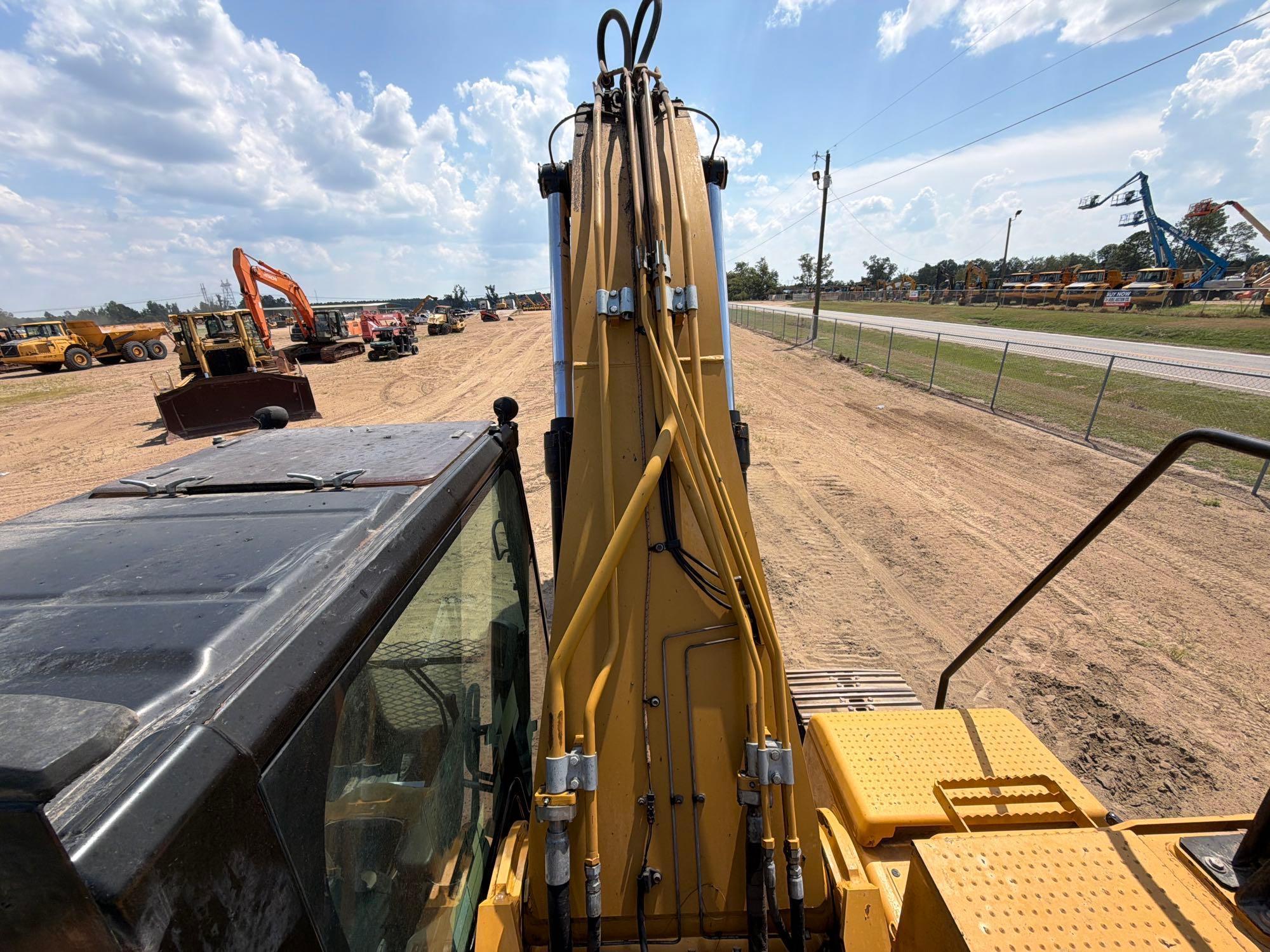 2018 Caterpillar 330